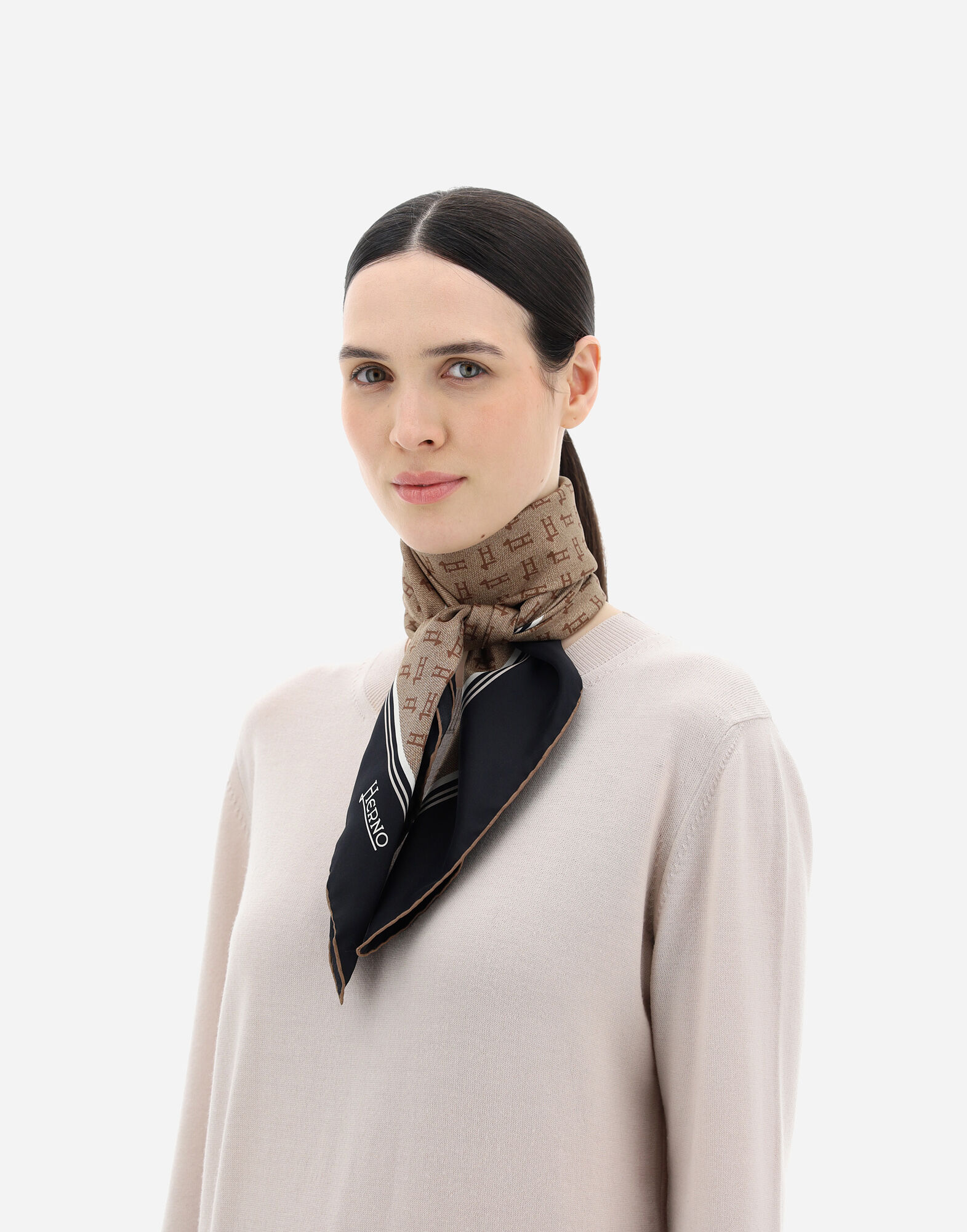 【HERNO】ヘルノ ロング 手袋 スリーブ ロゴ リブ編み ウール HERNO】ヘルノ ロング 手袋 スリーブ ロゴ リブ編み ウール
