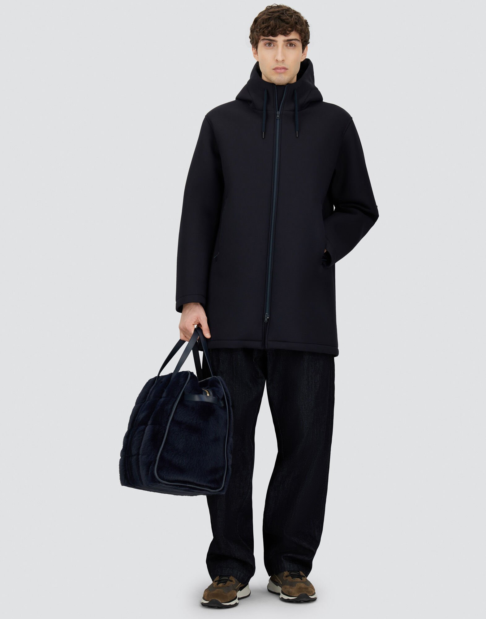 HERNO RESORT LINE ウインタースキューバフーデッドパデッドコート メンズ LONG PARKA IN 3-LAYER SCUBA ダークブルー | Herno