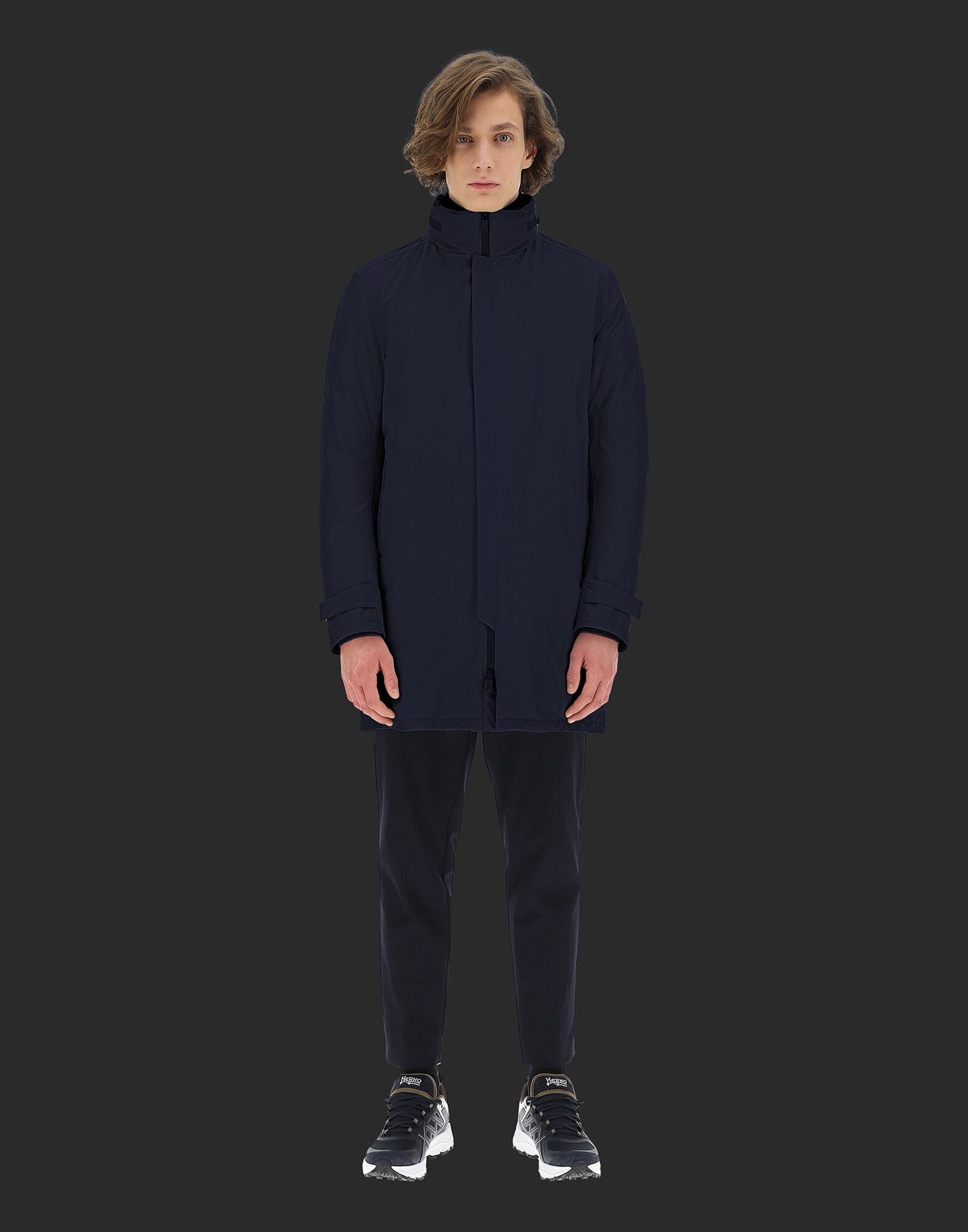 ラミナー ゴアテックス2レイヤーコート ネイビーブルー | Herno® (ヘルノ)