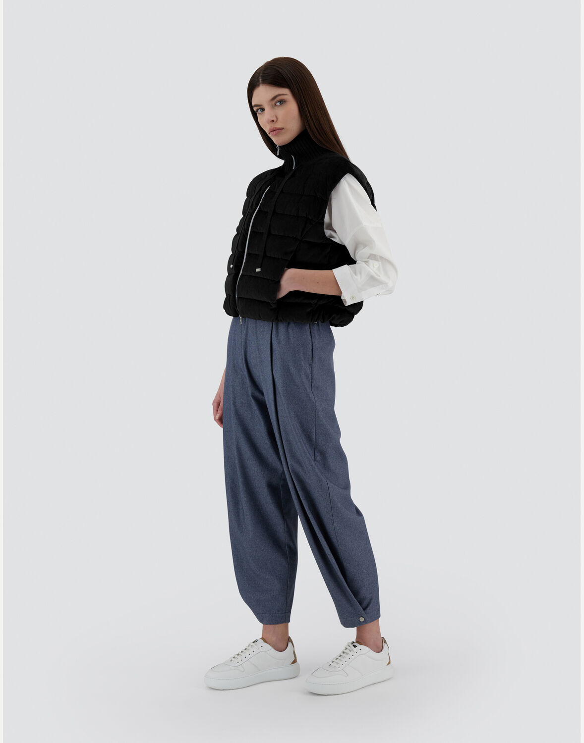 Herno ダスティベルベット Resort ベスト In Black