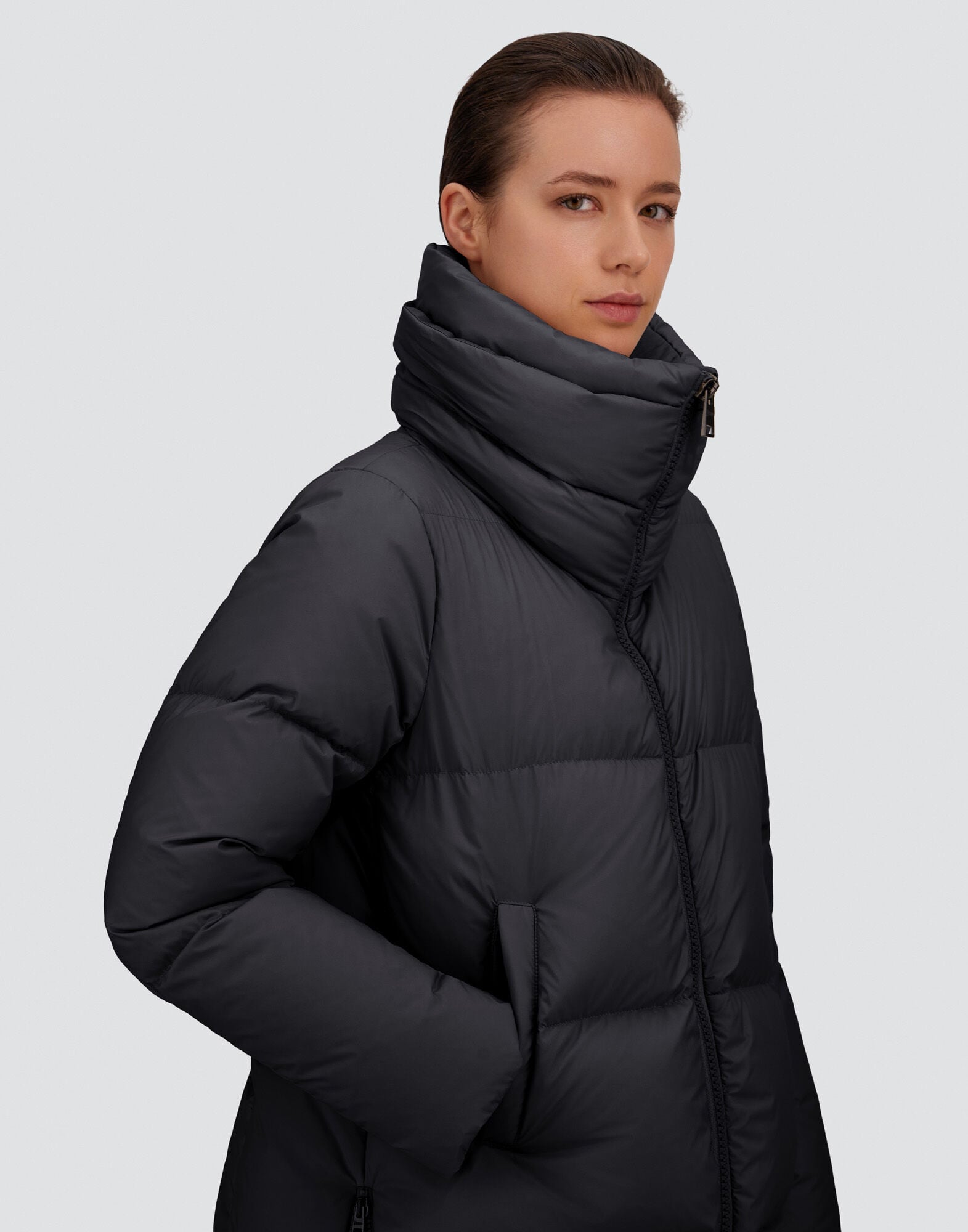 レディース A-SHAPE JACKET IN ECOAGE ブラック | Herno® (ヘルノ)
