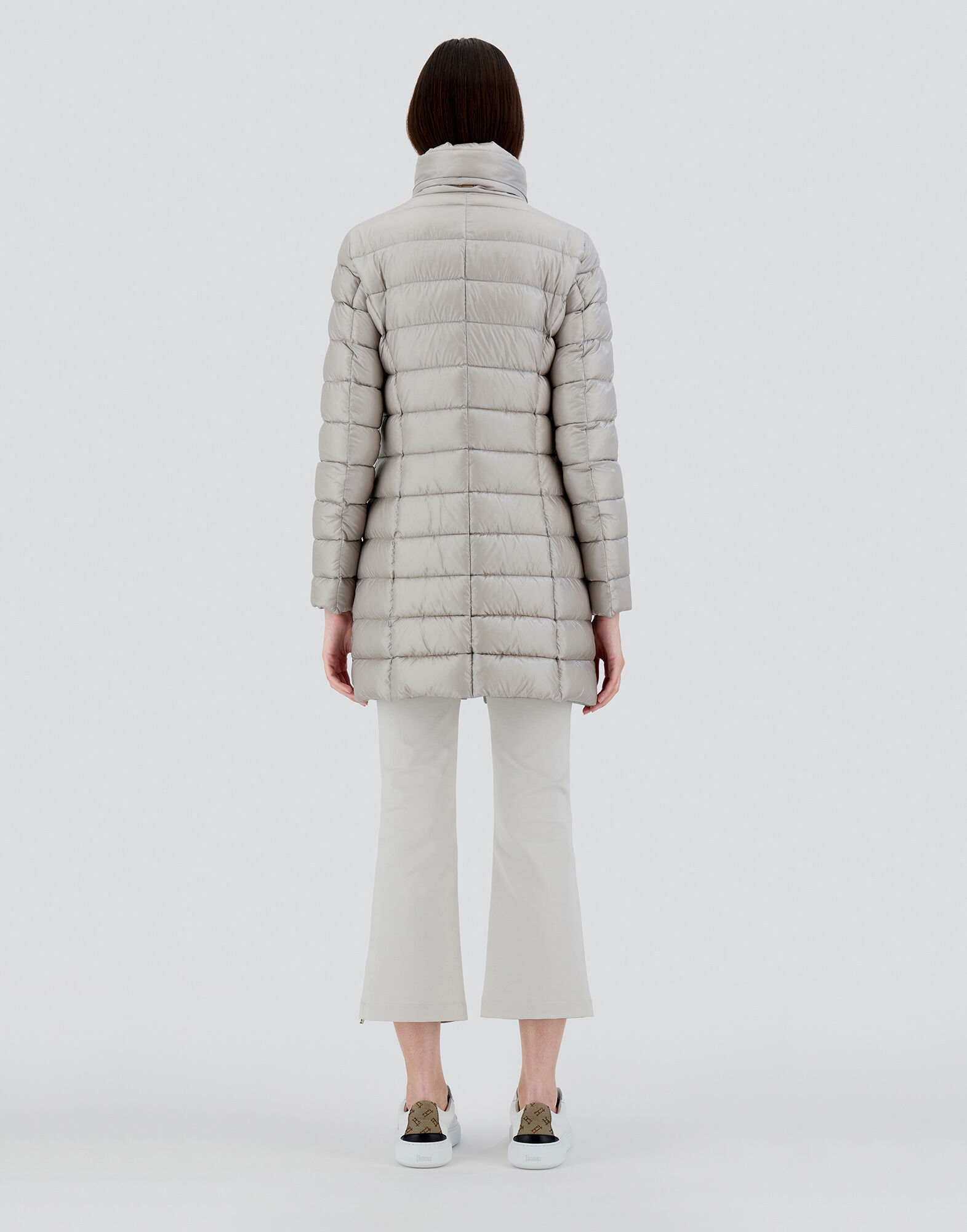 ま*ゆ様 【HERNO】最高級　グレージュ　ベージュ　サイズ 44 レディース MARIA パールグレー | Herno® (ヘルノ)