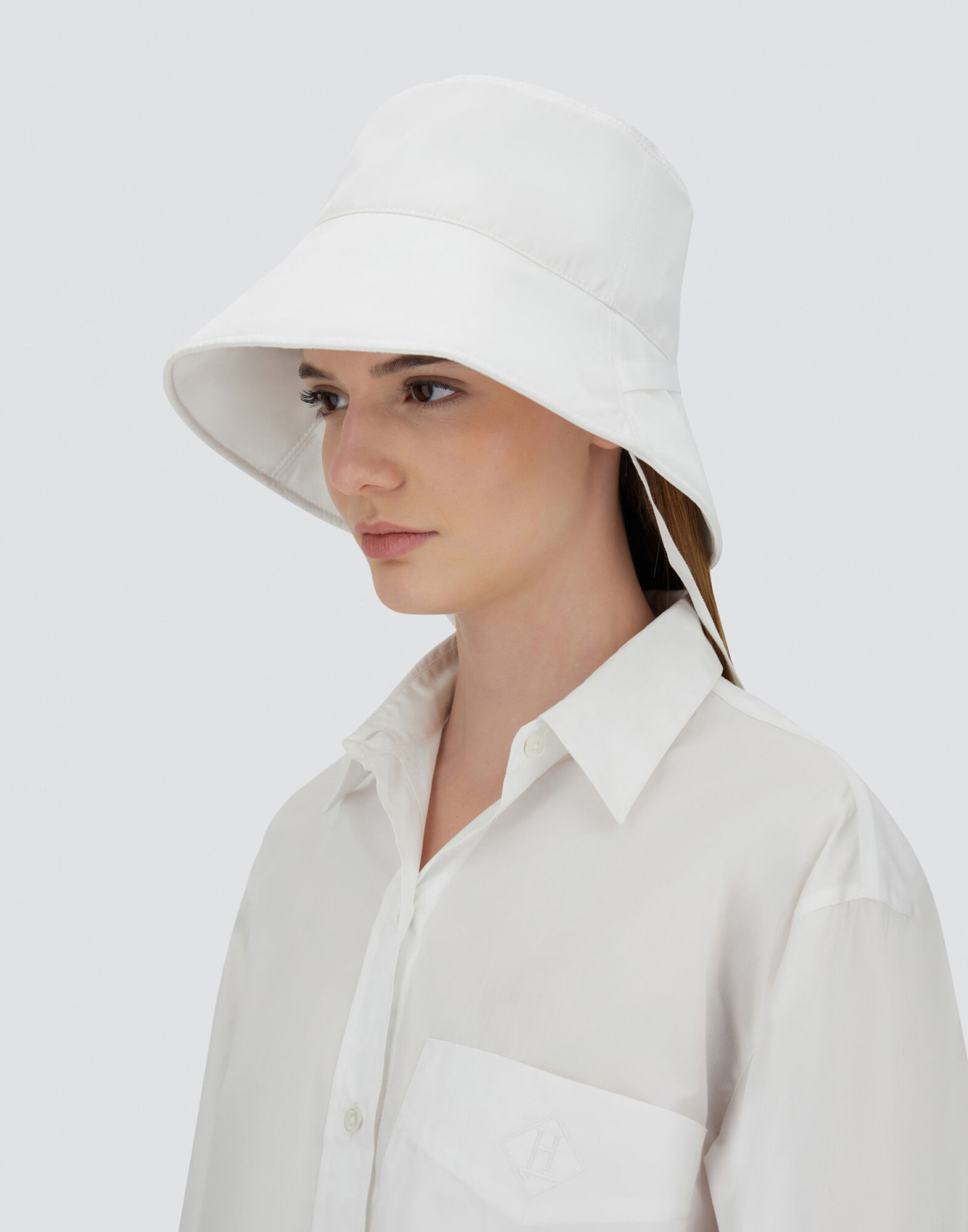 n*n様 【美品】 ヘルノ フーデット リバーシブル コート コットン ホワイト 美品】 ヘルノ フーデット リバーシブル コート コットン