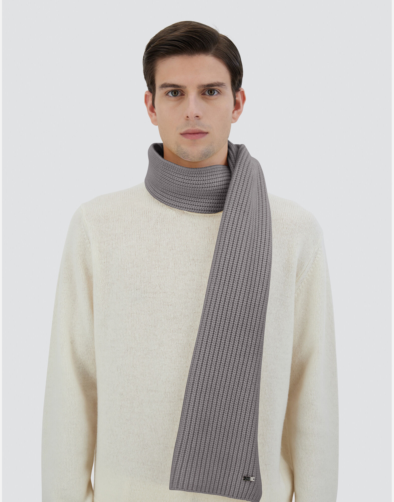 メンズ エタニティ カシミヤ マフラー グレー | Herno® (ヘルノ)