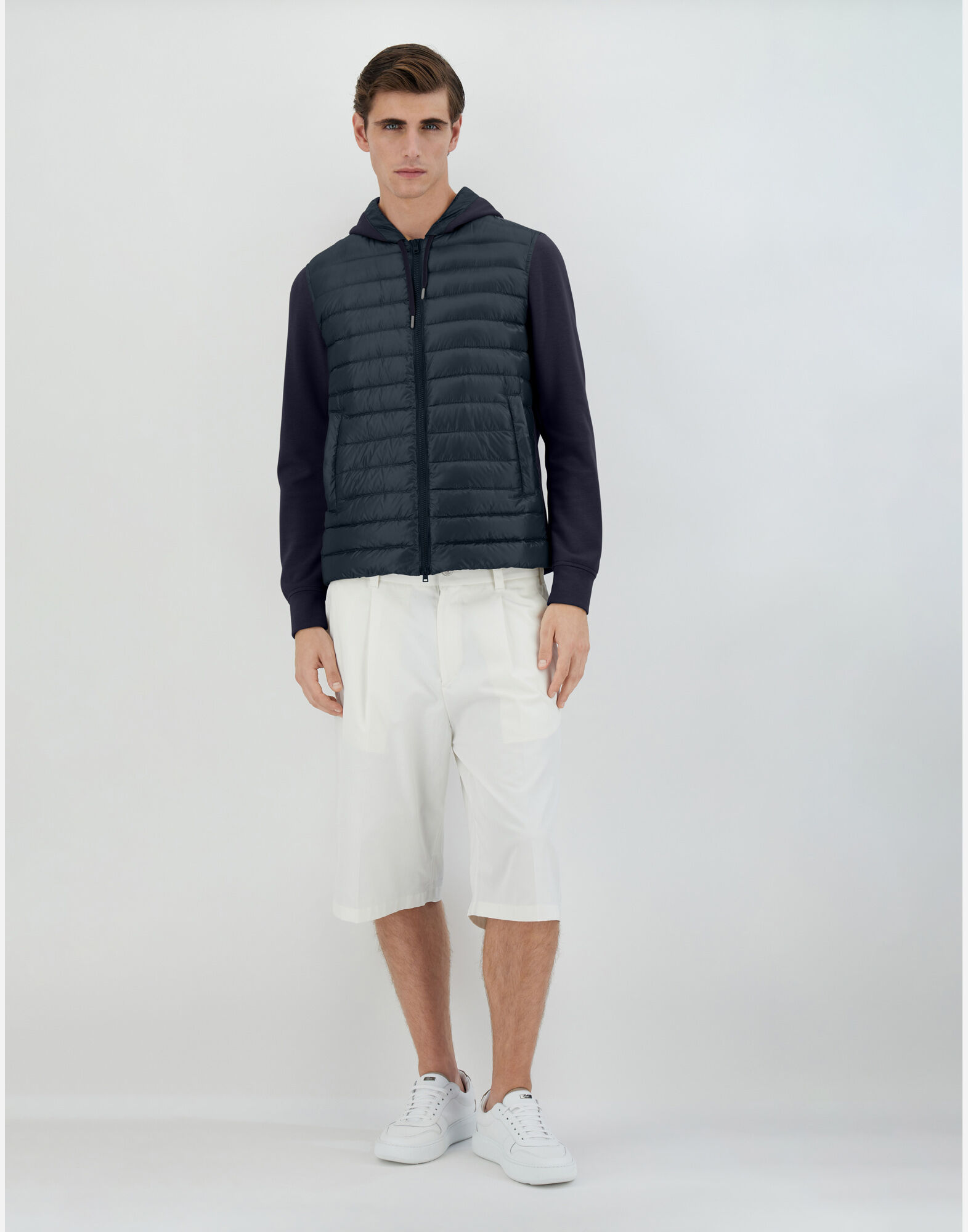 メンズ NYLON ULTRALIGHT & フリース ボンバージャケット ネイビーブルー | Herno® (ヘルノ)