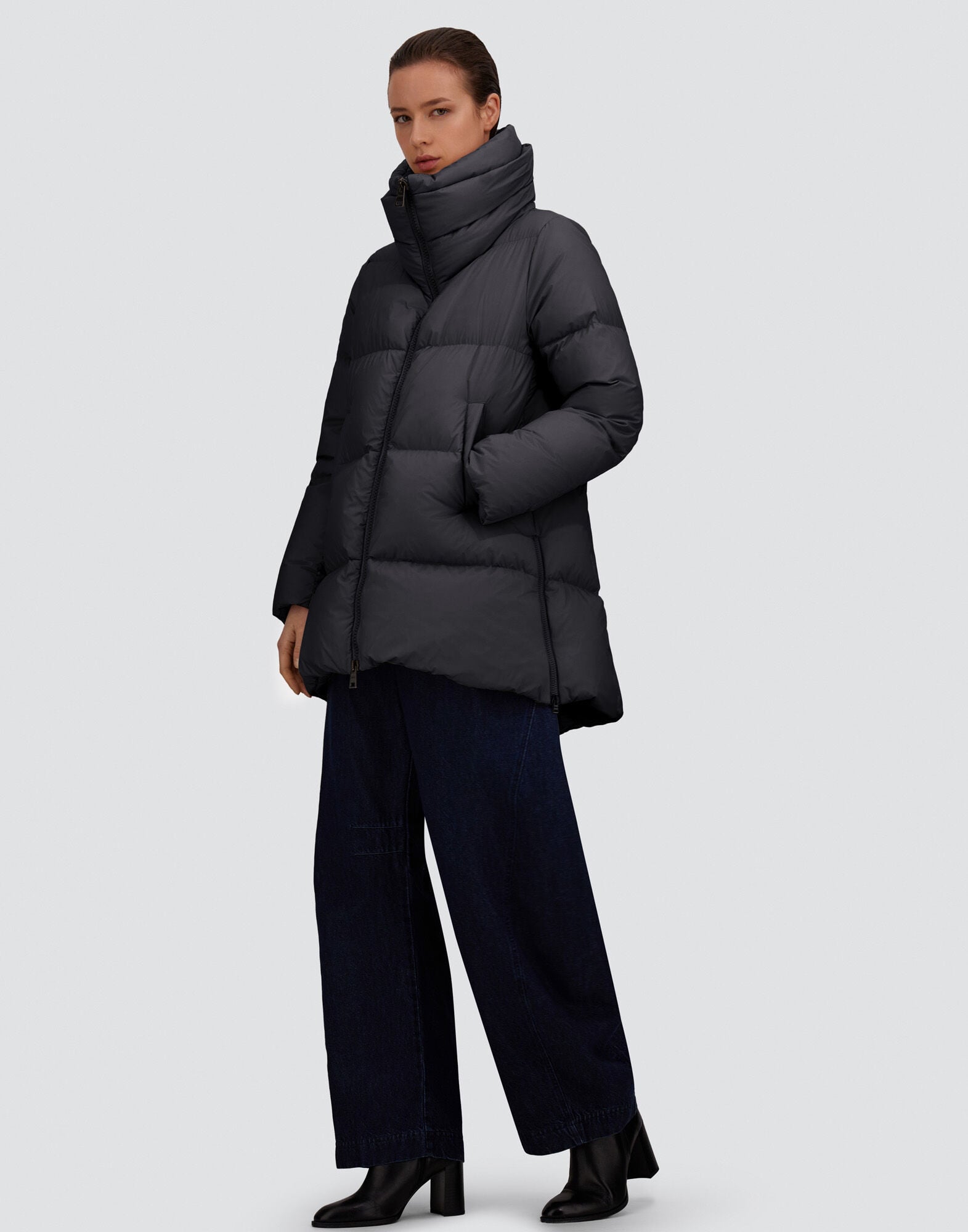レディース A-SHAPE JACKET IN ECOAGE ブラック | Herno® (ヘルノ)