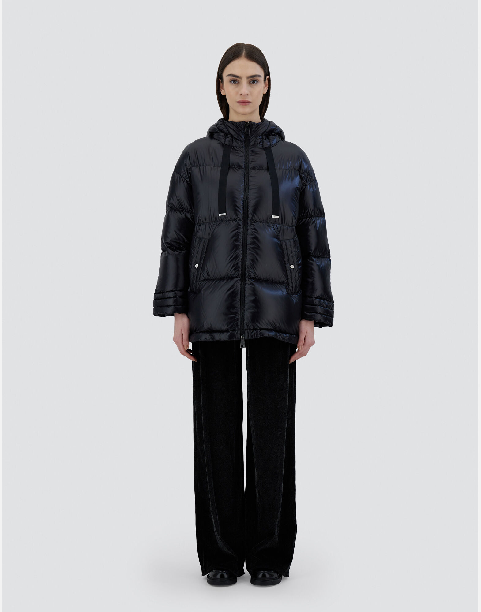 2024 お歳暮【公式】 - 人気ブランド ULTRALIGHT NYLON IN JACKET A-SHAPE in Herno® | Women for Black ジャケット・アウター