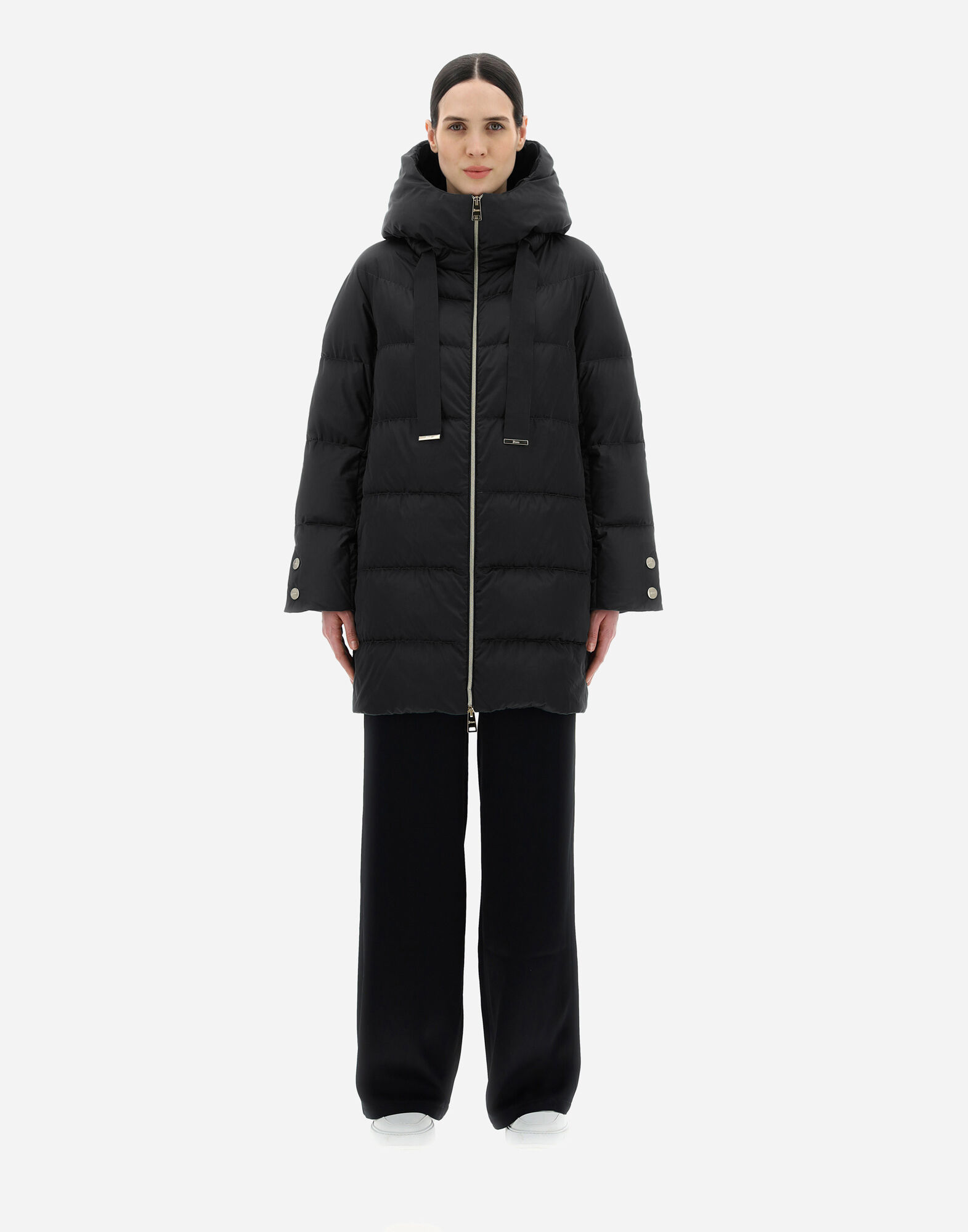 PIUMINO MEDIO RASO CON CAPPUCCIO HD in Black for Women Herno