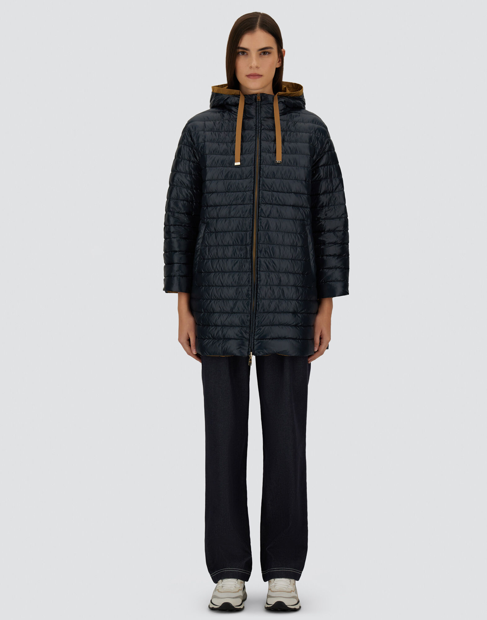REVERSIBLE A-SHAPE IN NEW TECHNO TAFFETA AND NYLON ULTRALIGHT in