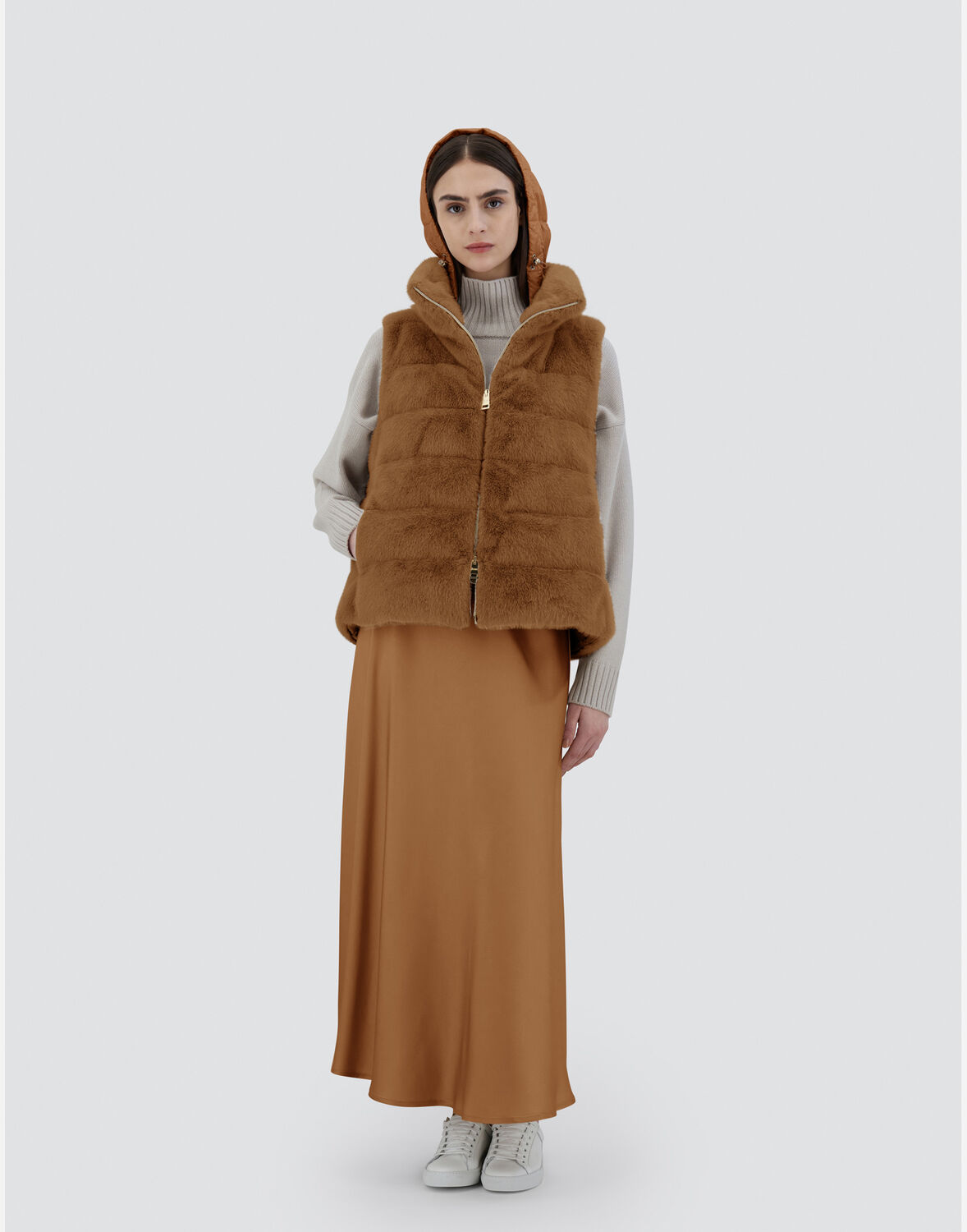Herno ニュー・レディ・フェイクファー ベスト In Camel