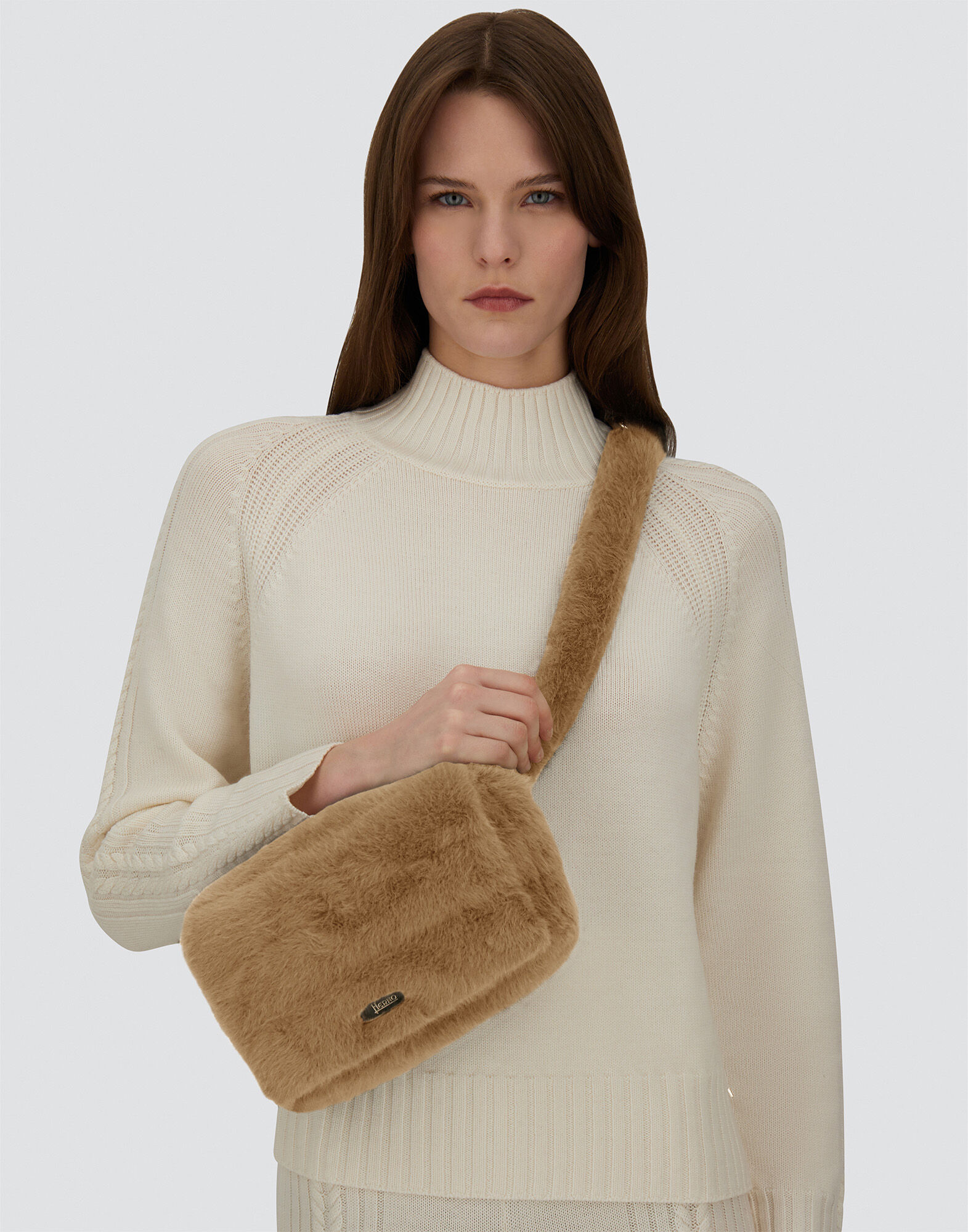 BAG00015D12630_2157_1.jpg?sw=