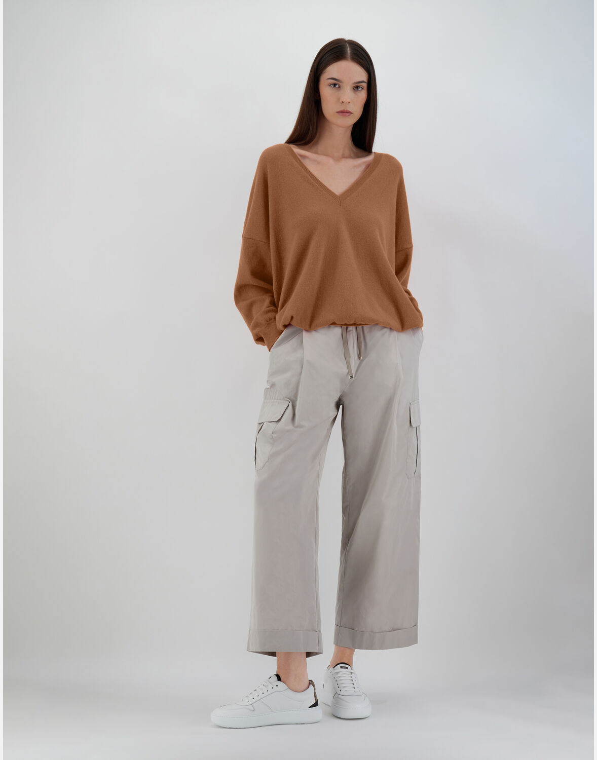 Herno Eternity Vネックセーター In Camel