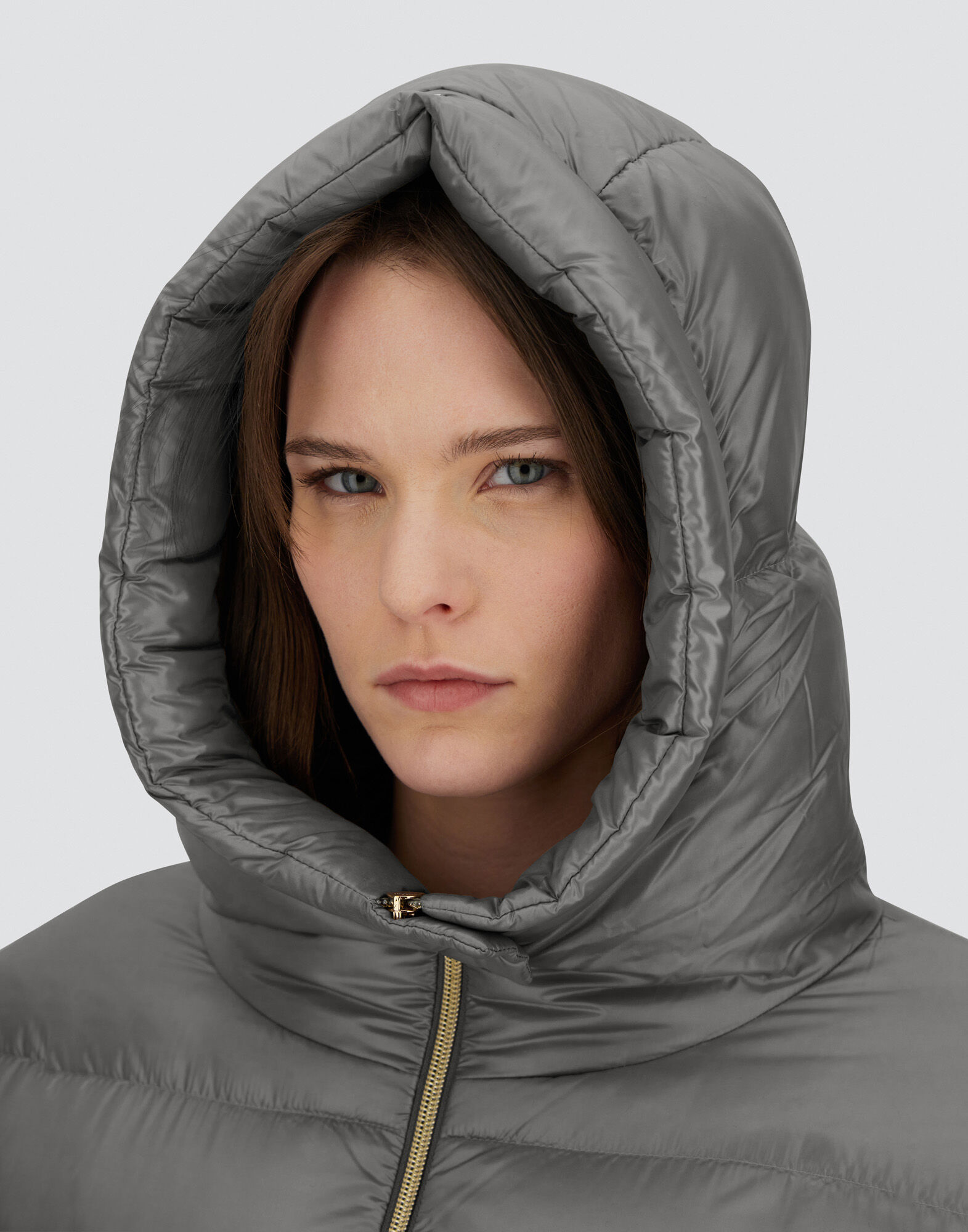 レディース ナイロンウルトラライトコート グレー | Herno® (ヘルノ)