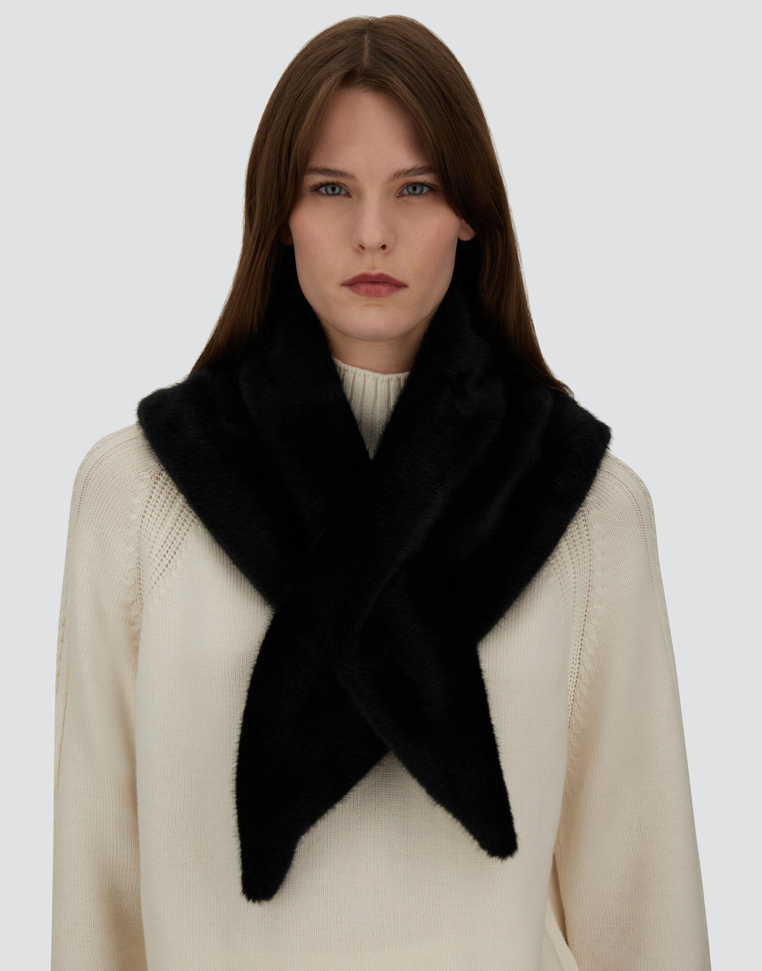 レディース レディオルタナティブファー ショール ブラック | Herno