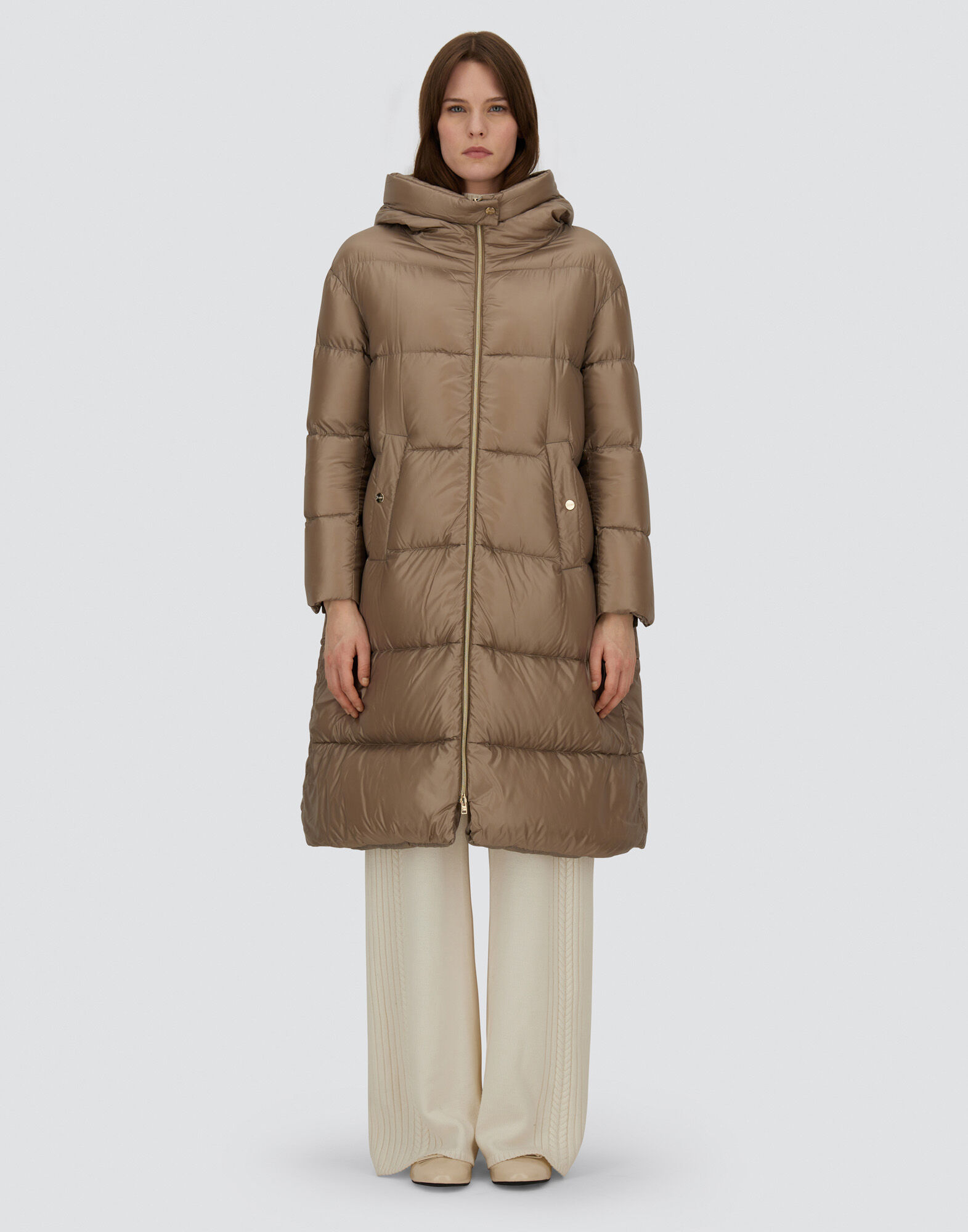 定価13万 HERNO ボンディングスーパーライトコート ベージュ　40 楽天市場】【最大2万円OFFクーポン対象・11/29～12/1限定】HERNO