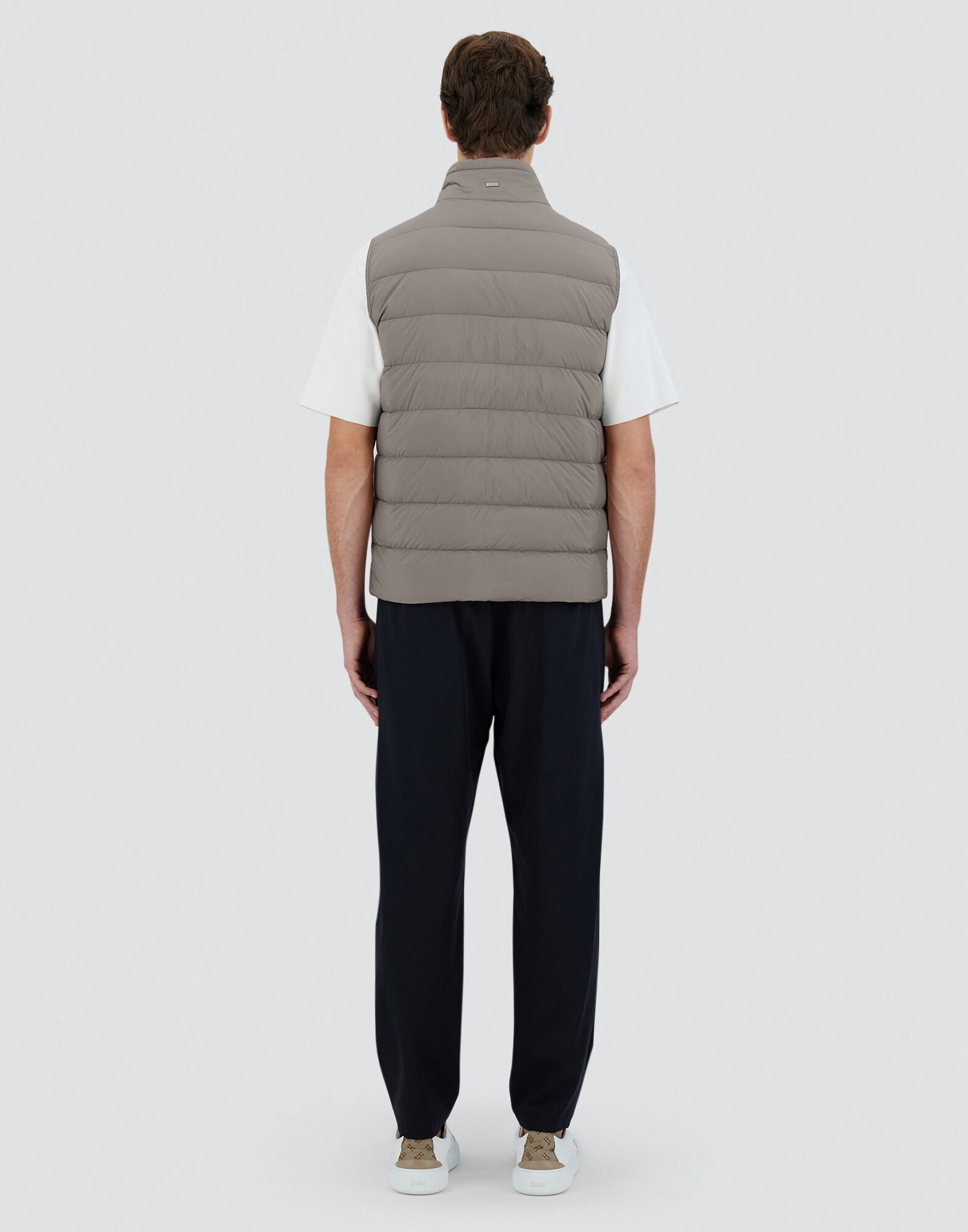 メンズ IL GILET グレージュ | Herno® (ヘルノ)