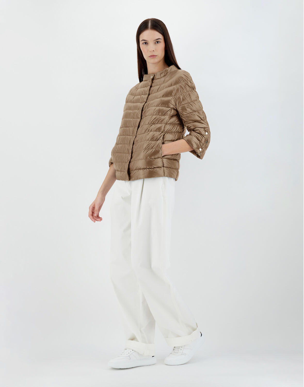 Herno Nylon Ultralight & Monogram ケープ In Camel