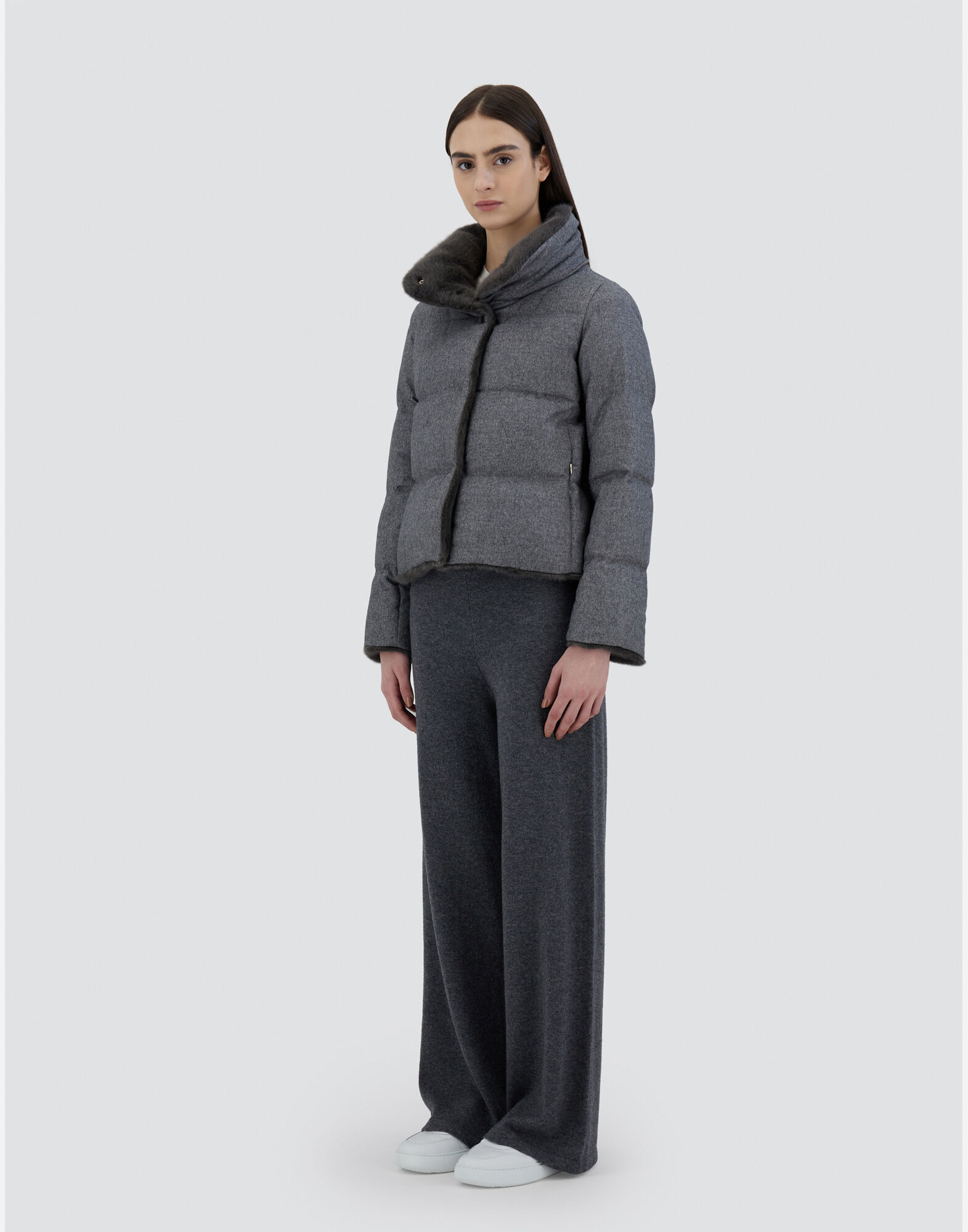 レディース カシミヤ シルク ニュー・レディ・フェイクファー ジャケット グレー | Herno® (ヘルノ)