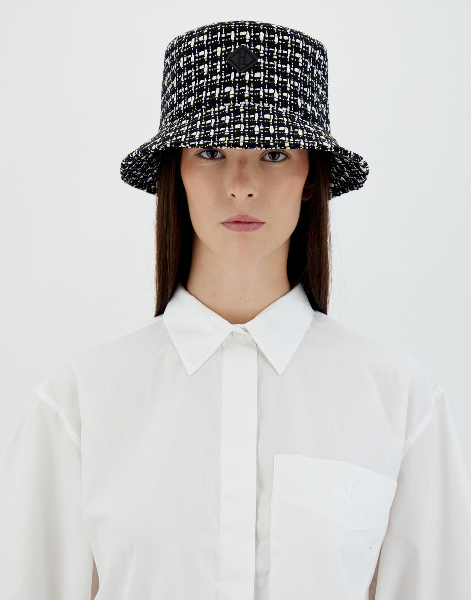 レディース CAPPELLO BUCKET DONNA ブラック | Herno® (ヘルノ)