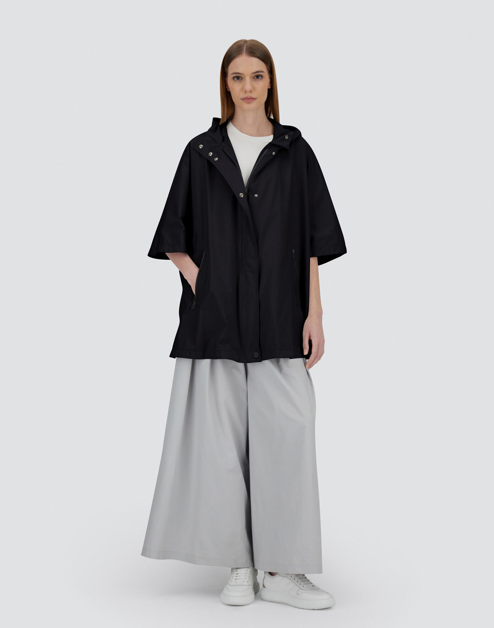 PONCHO IN GORE-TEX INFINIUM WINDSTOPPER in Black for Women