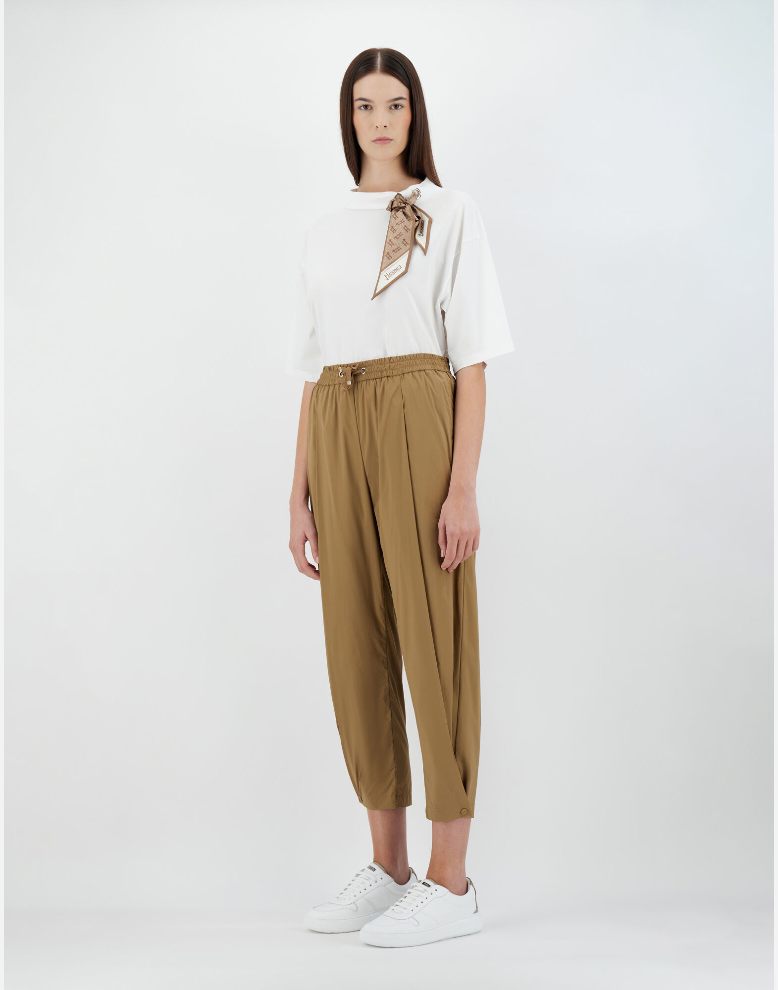 【送料込】HERNO LIGHT NYLON STRETCH パンツ ヘルノ HERNO PT000041U 12431S ロングパンツ LIGHT NYLON