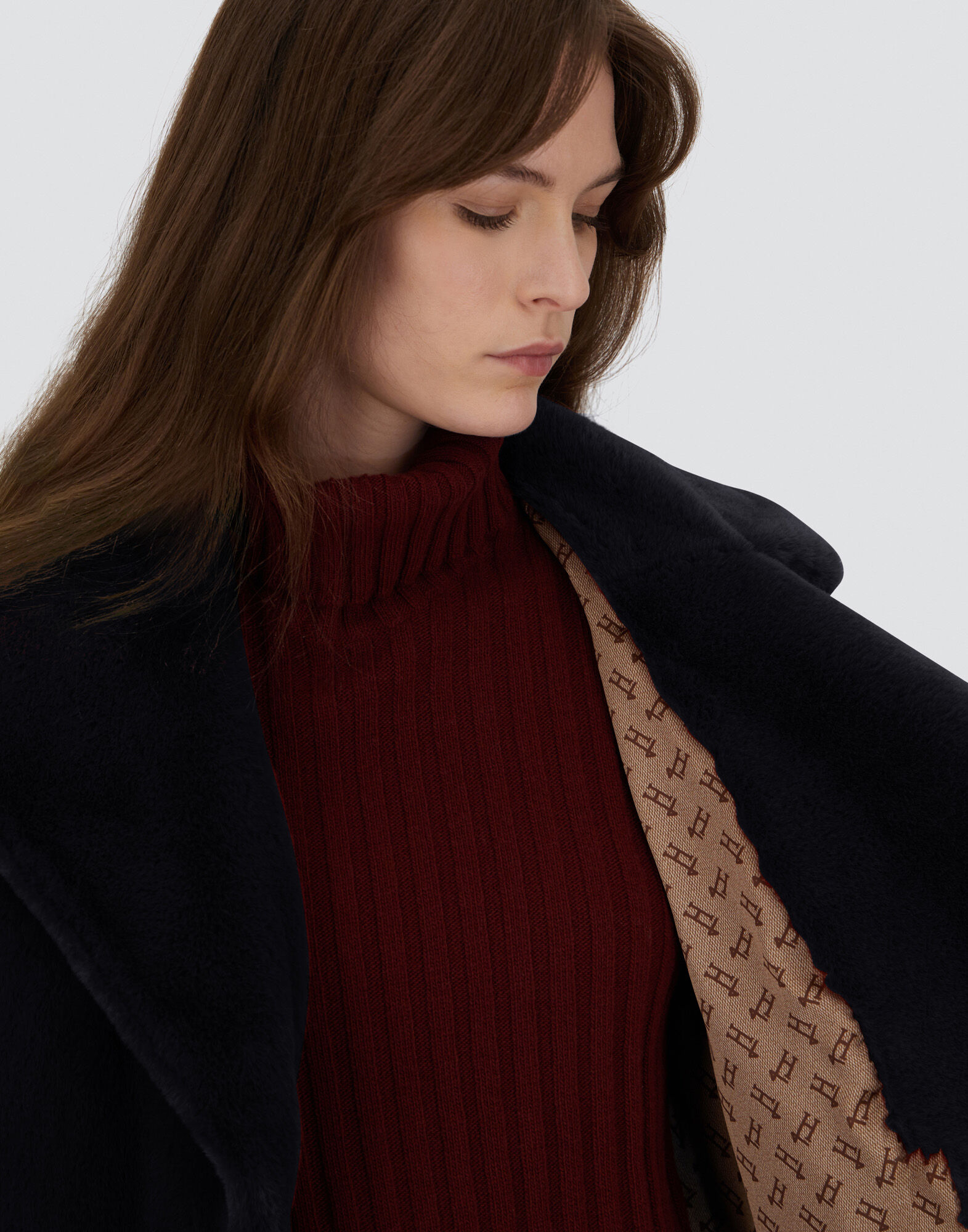 レディース ソフトオルタナティブファー コート ブラック | Herno