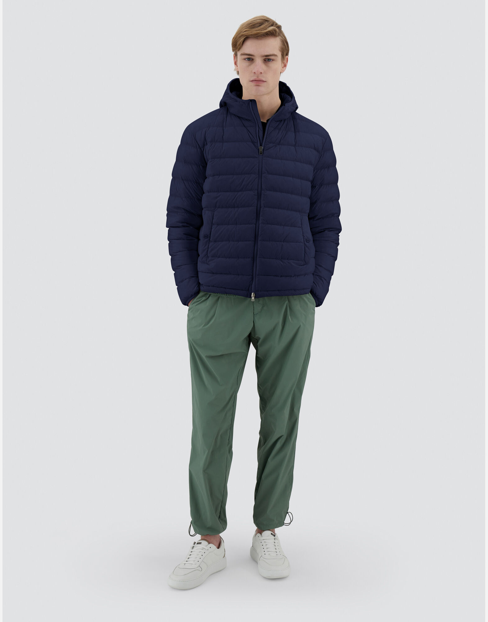 メンズ ライトナイロン ストレッチ RESORT ボンバージャケット ブルー | Herno® (ヘルノ)