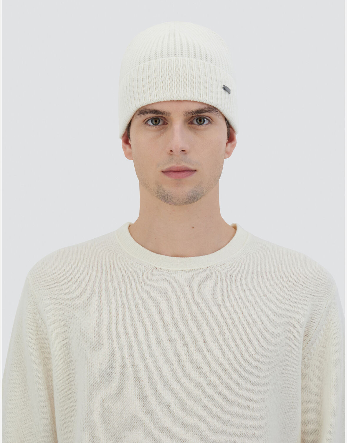 Herno エタニティ カシミヤ ニットキャップ In White