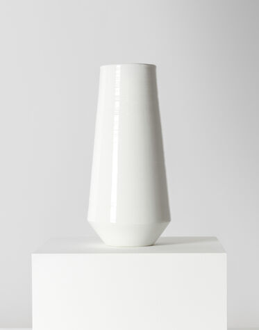 MITTELGROSSE BLUMENVASE AUS KERAMIK in Weiß