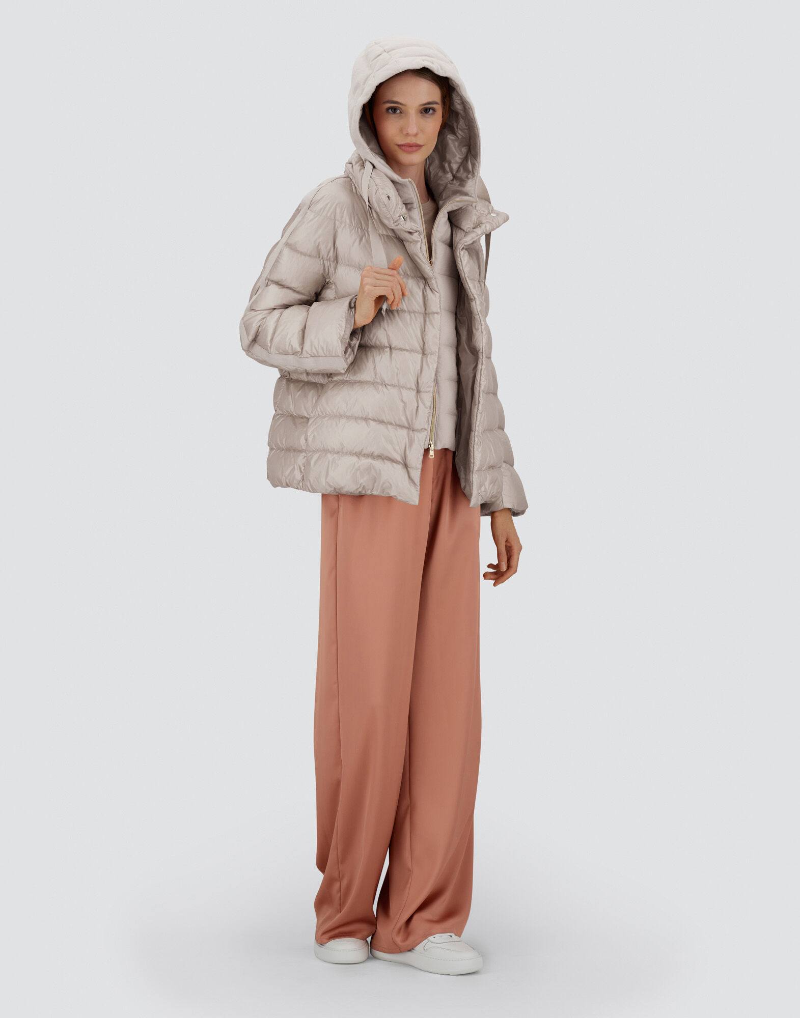 レディース NYLON ULTRALIGHT ＆ シルクカシミア ケープ