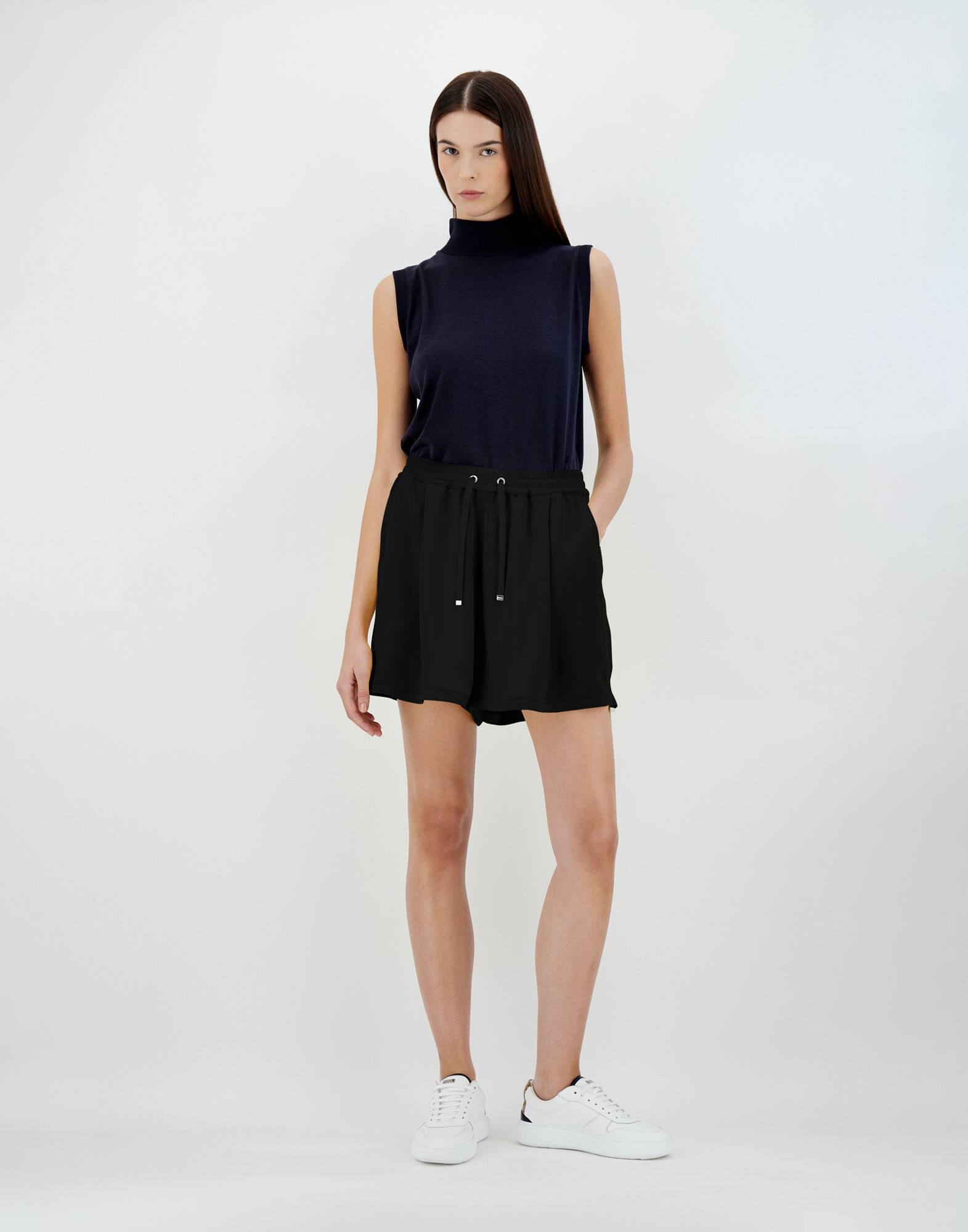 SHORT EN CASUAL SATIN en Noir pour femme Herno