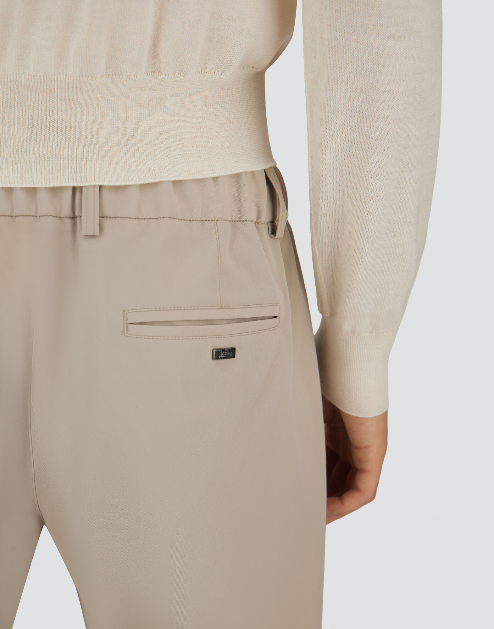 メンズ コットンフィール パンツ シャンティイ | Herno® (ヘルノ)