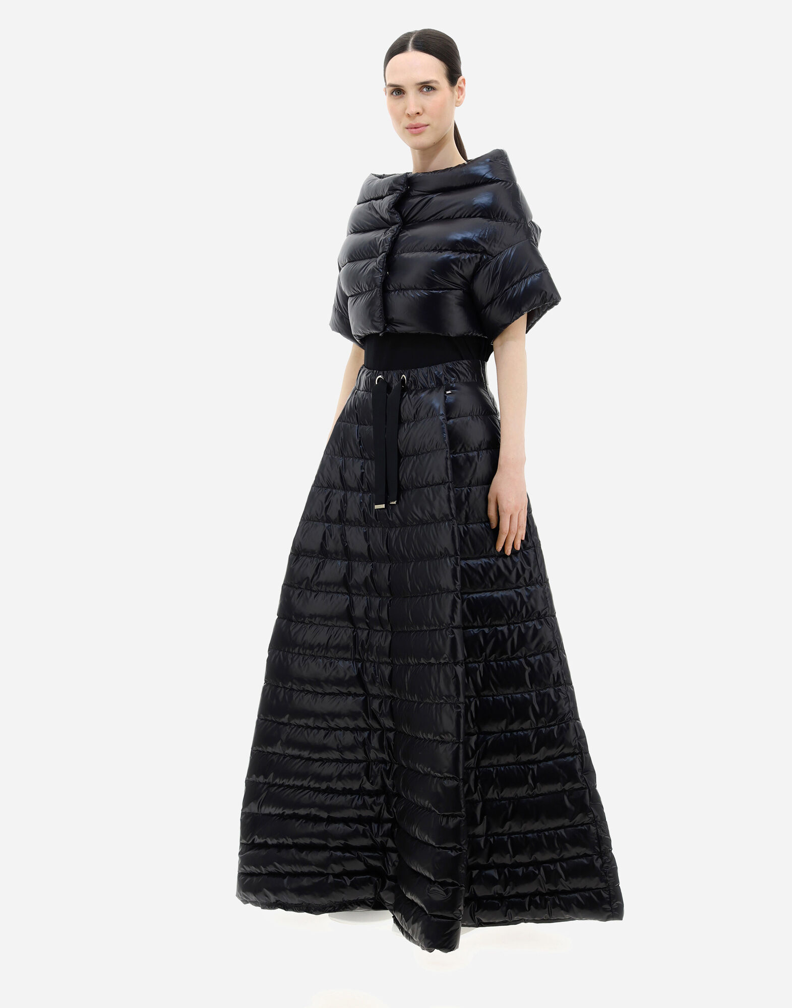 【専用】ヘルノ NYLON ULTRALIGHT AND LADY CAPE L NYLON ULTRALIGHT CAPE JACKET in Black for Women | Herno®
