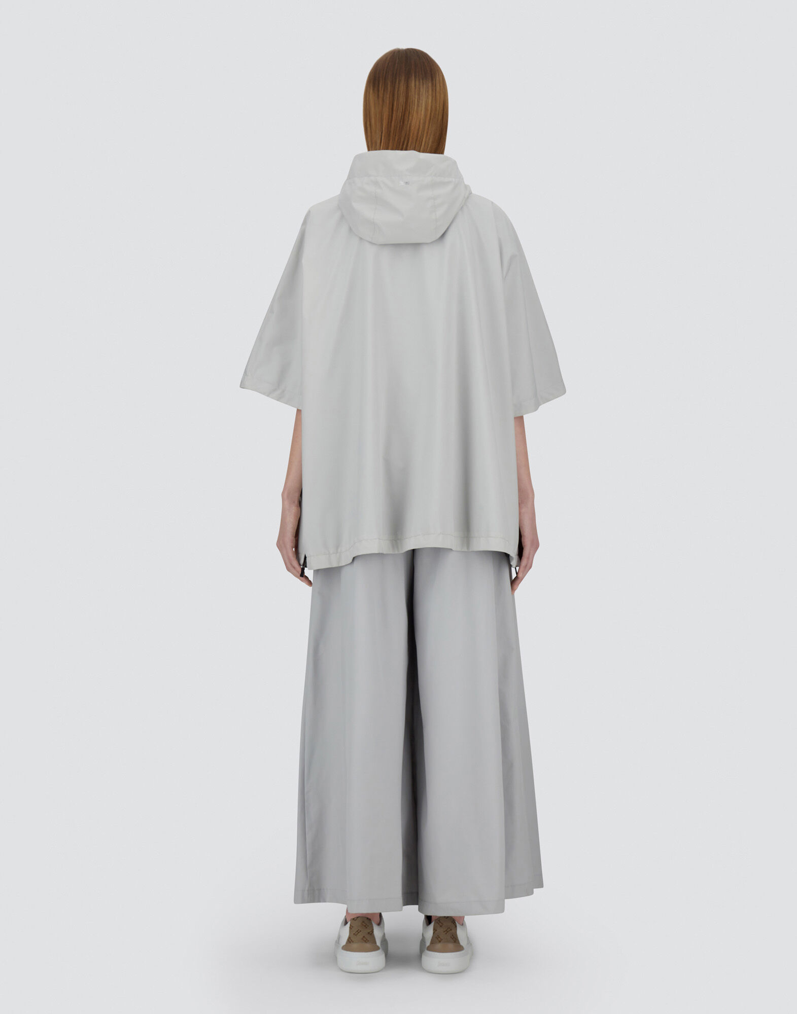 上品コーデはコレで安心！ PONCHO IN Women for Ice in WINDSTOPPER INFINIUM GORE-TEX ジャケット・アウター