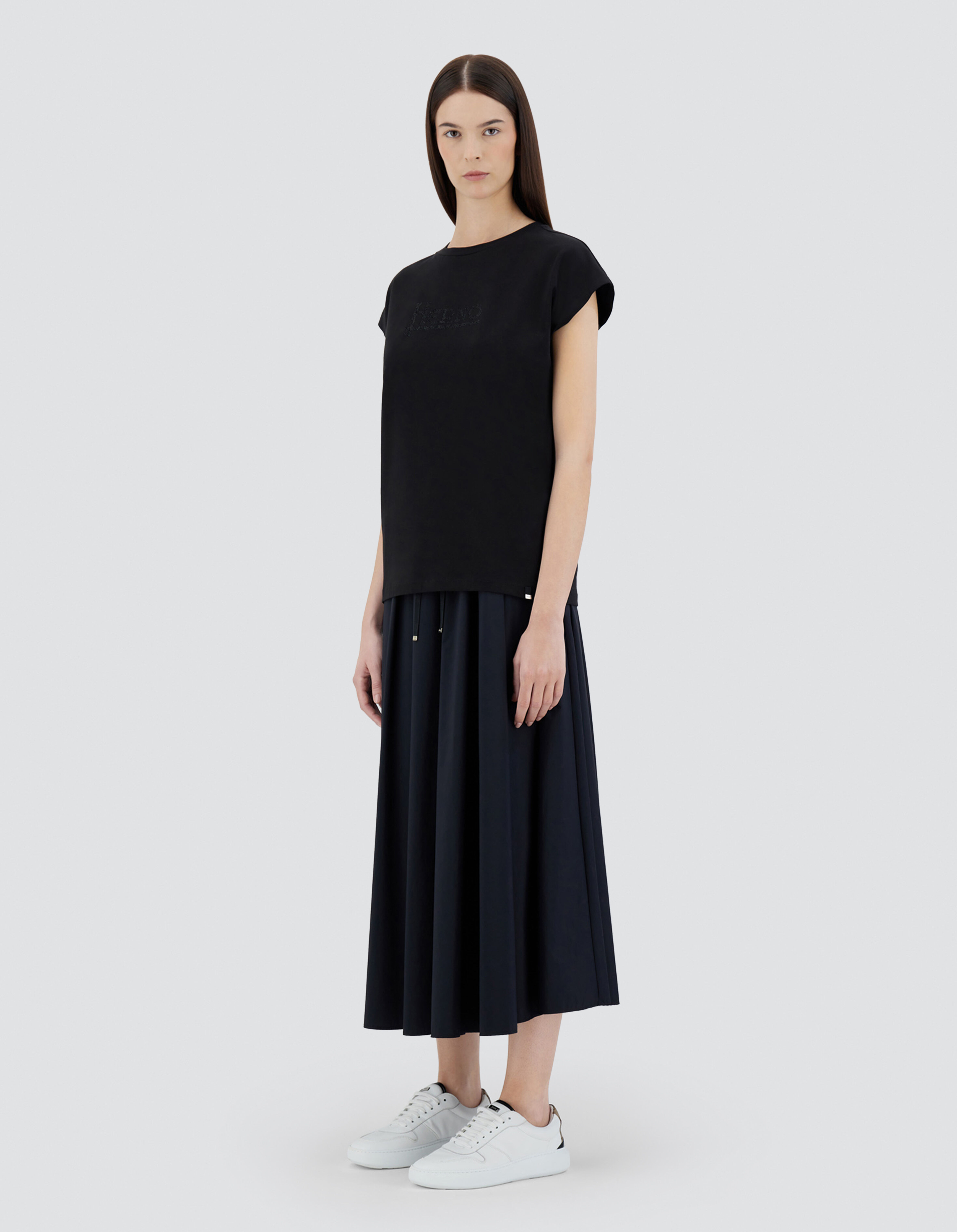 HERNO ヘルノ ラインストーン ロゴ INTERLOCK JERSEY Tシャツ HERNO】ヘルノ INTERLOCK JERSEY ラインストーン ロゴ Tシャツ