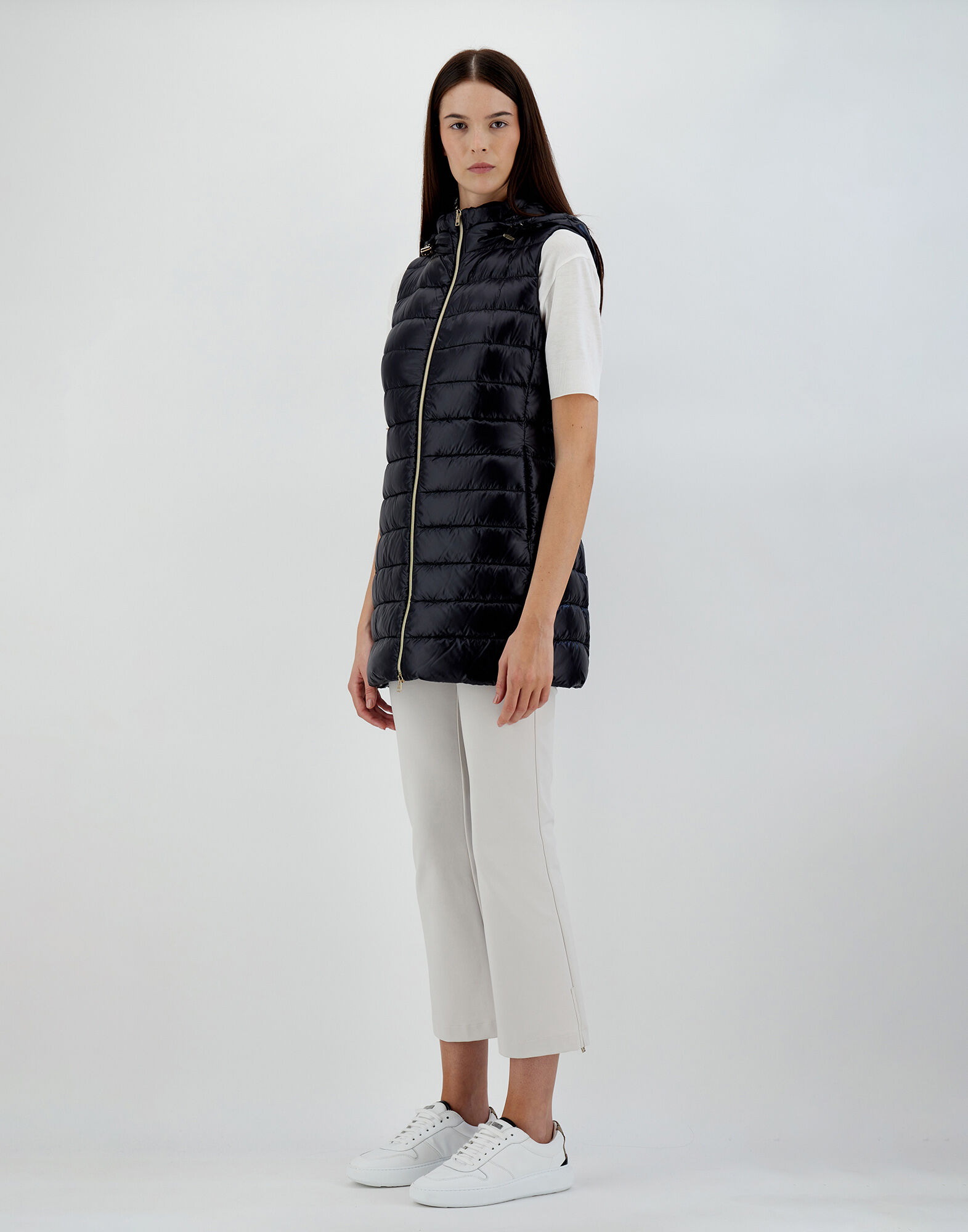 【送料&関税込】Herno Black Reversible Sleeveless Vest With SERENA in Black for Women | Herno®