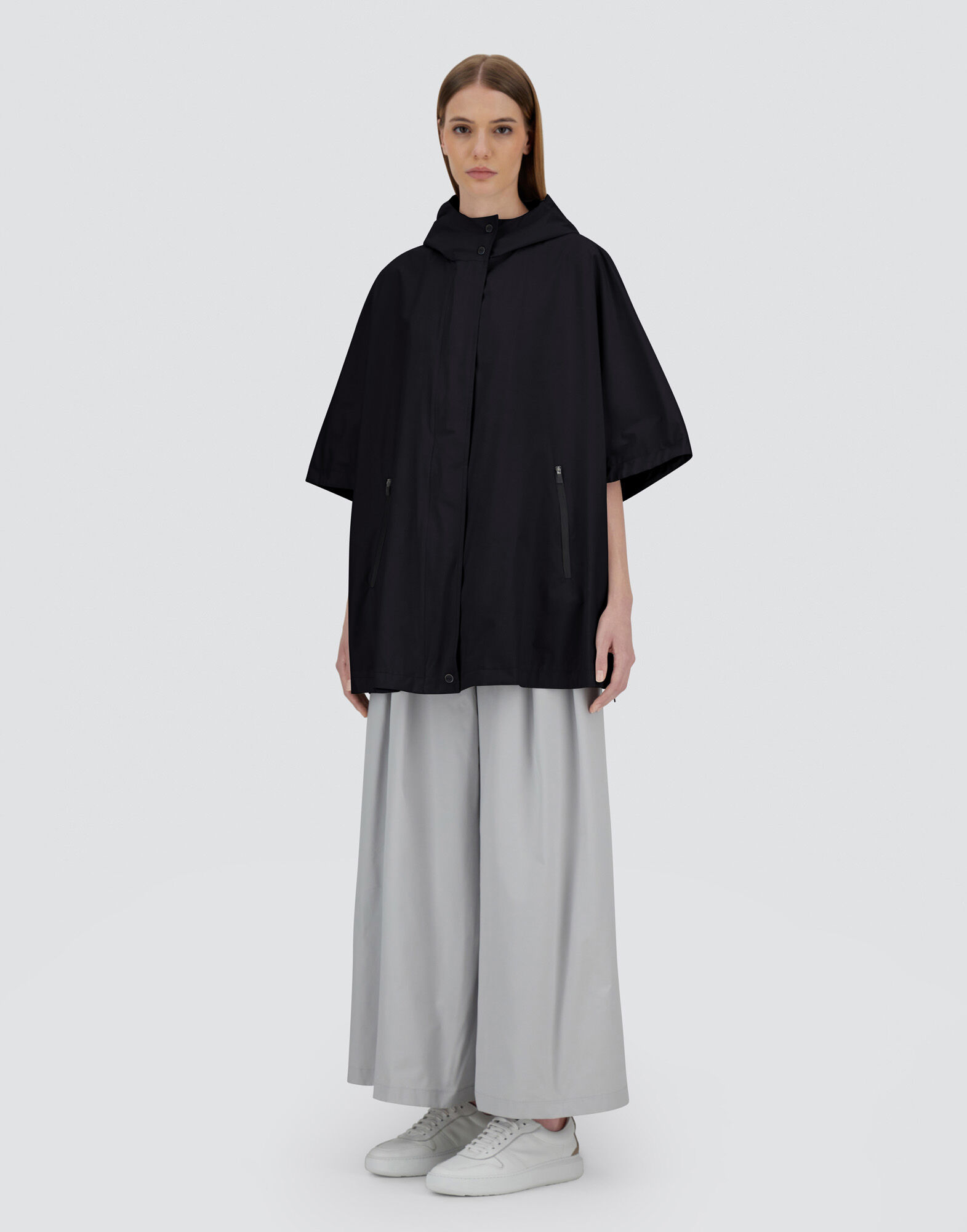 PONCHO IN GORE-TEX INFINIUM WINDSTOPPER in Black for Women