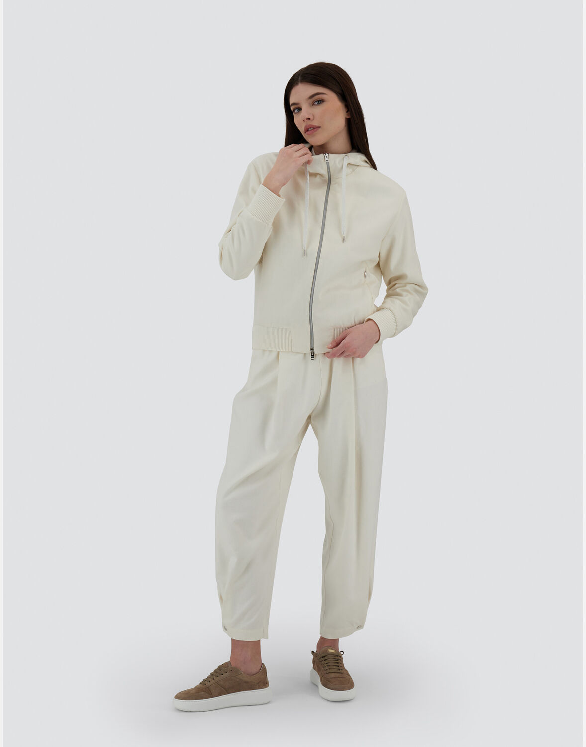 Herno カシミアシルク Resort ボンバージャケット In Ivory