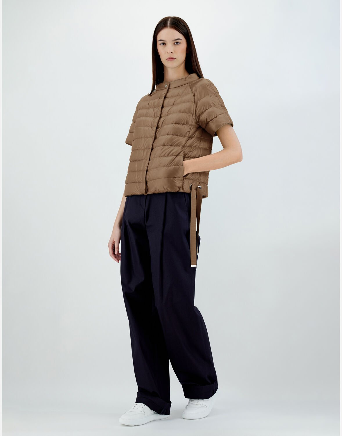 Herno Nylon Ultralight ケープジャケット In Camel