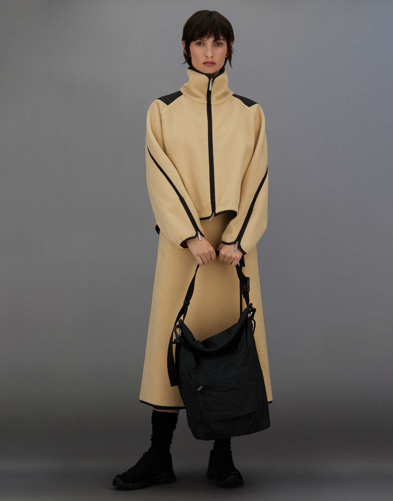 LAMINAR SOLID WOVEN BAG in Black | Herno®