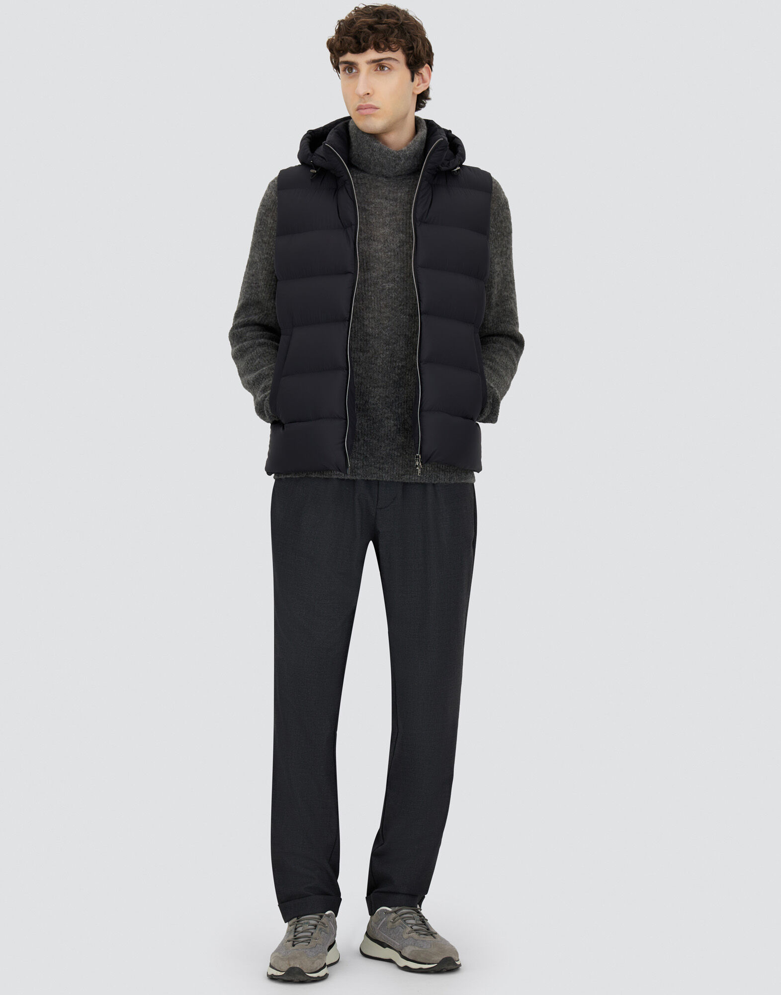 送料関税込【HERNO】Padded Vest VEST IN ECOAGE in Black for Men | Herno®