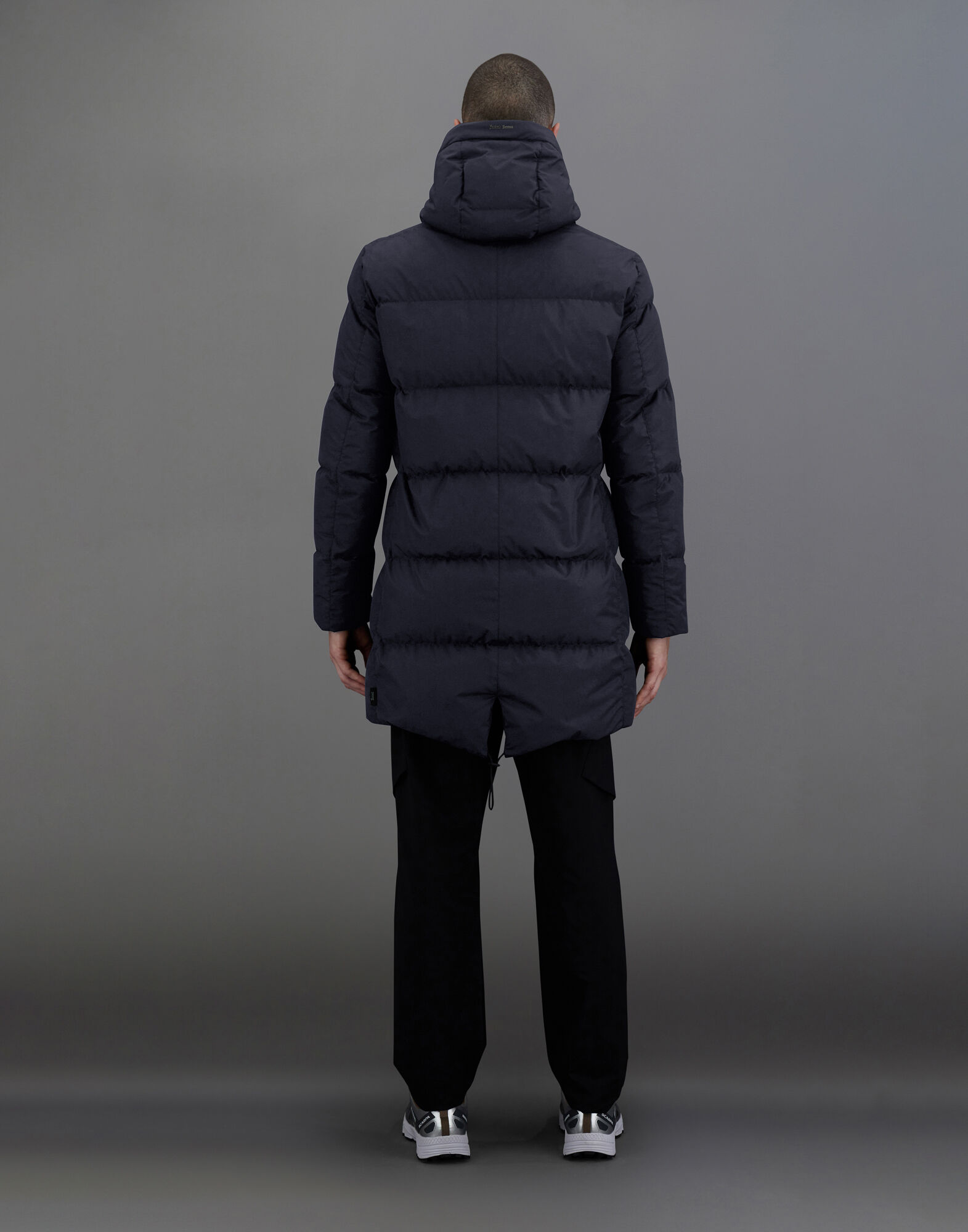 メンズ GORE-TEX INFINIUM WINDSTOPPER LAMINAR パーカー ブルー | Herno® (ヘルノ)