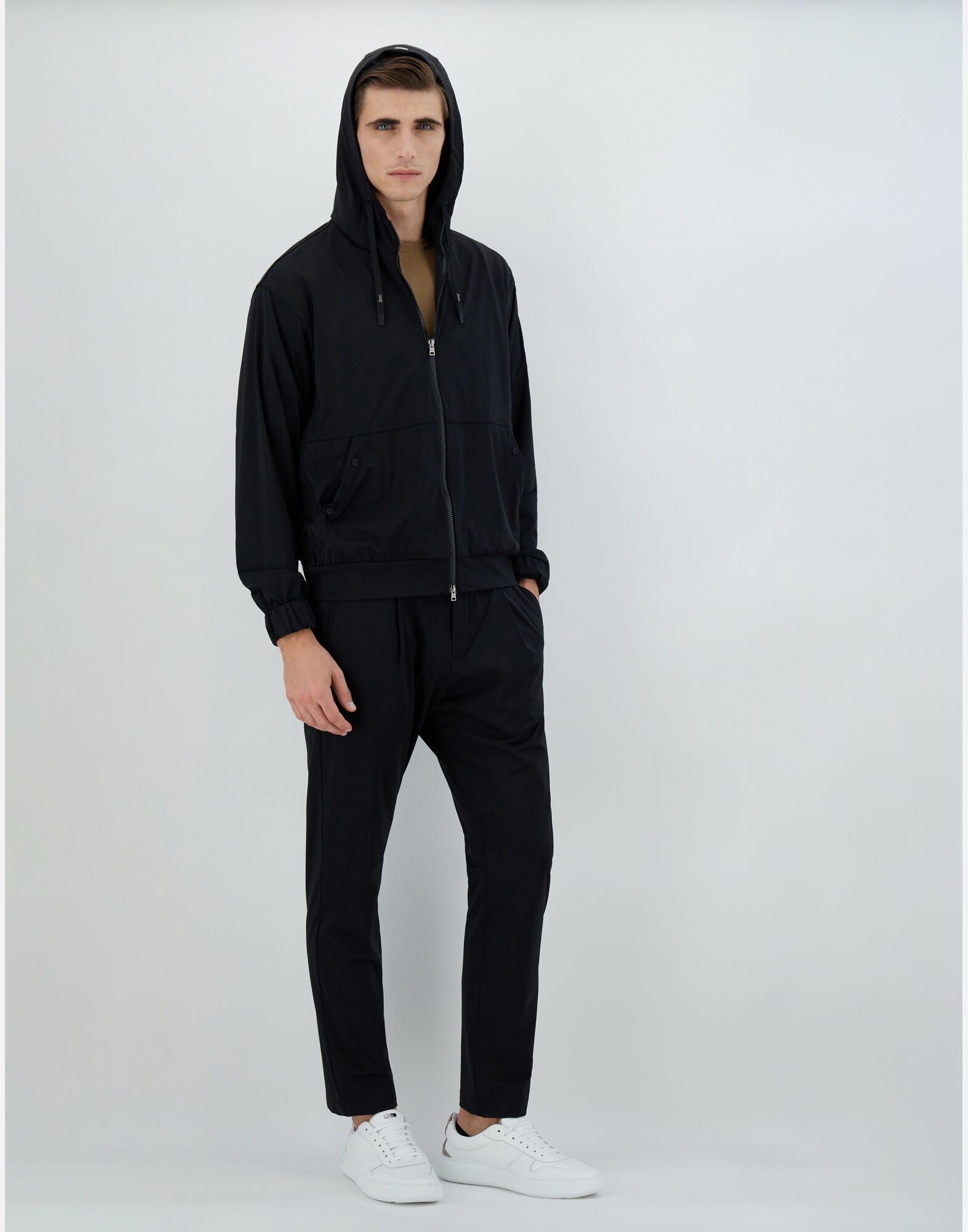 SUDADERA DE NYLON JERSEY en Negro de Hombre Herno