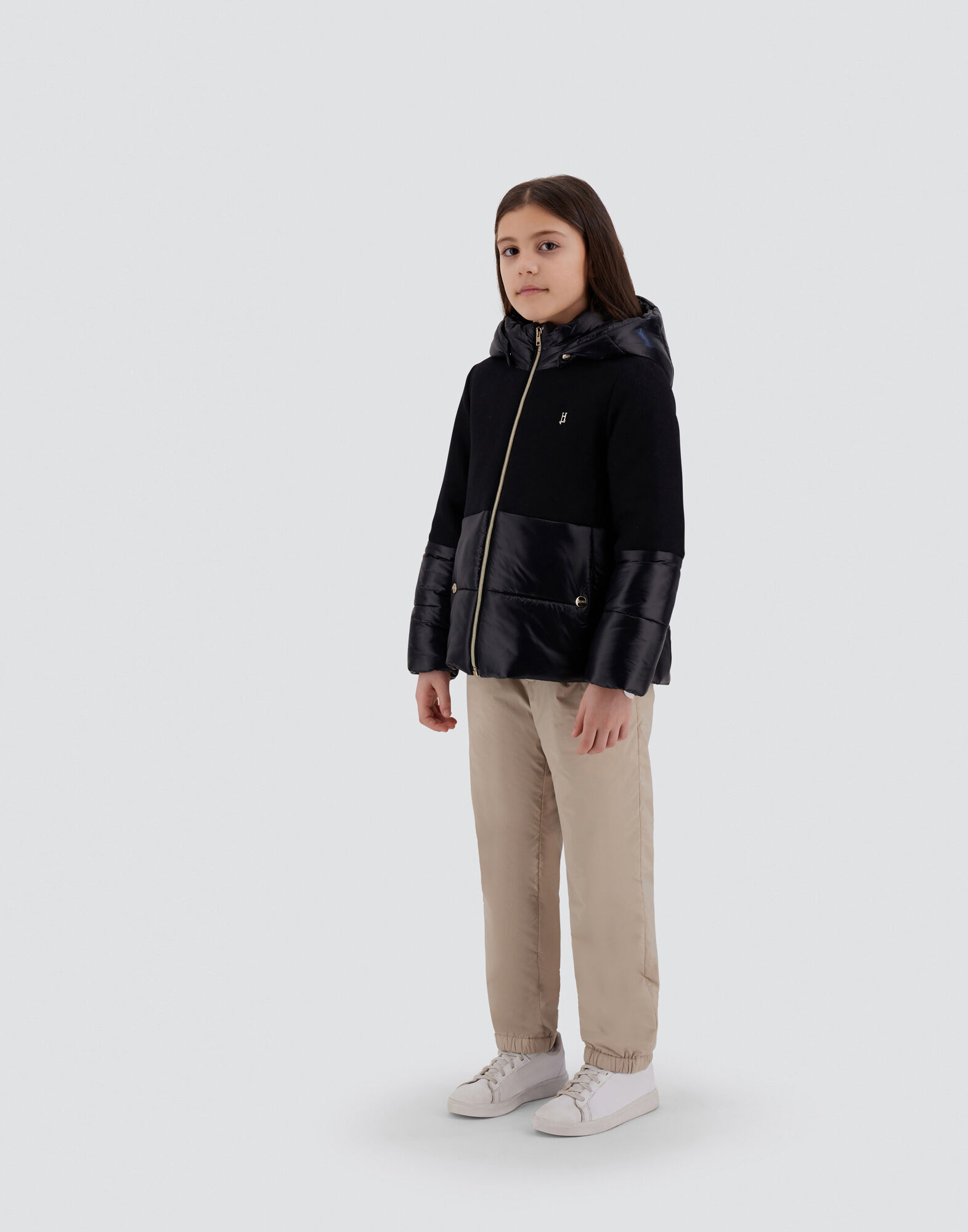 女児 CAPE IN ECOWOOL AND NYLON ULTRALIGHT ブラック Herno® (ヘルノ)