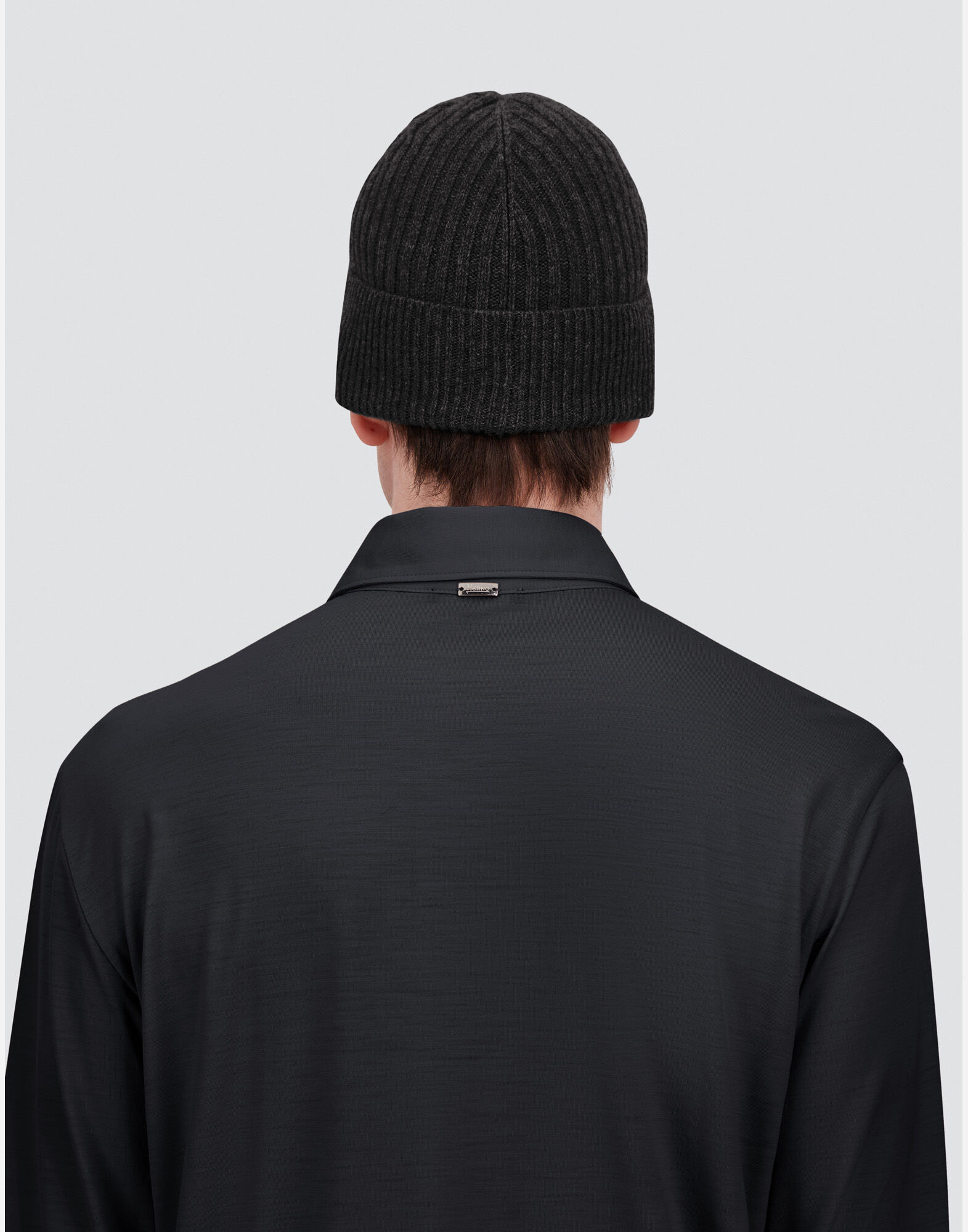 メンズ RIBBED WOOL BEANIE ネイビーブルー | Herno® (ヘルノ)