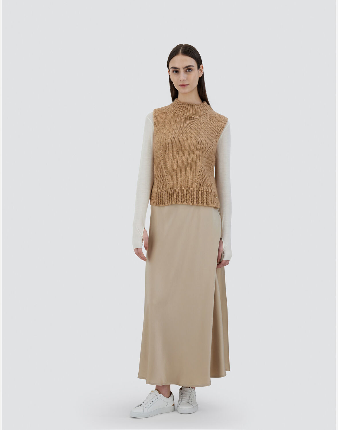 Herno スルタンニット ベスト In Camel