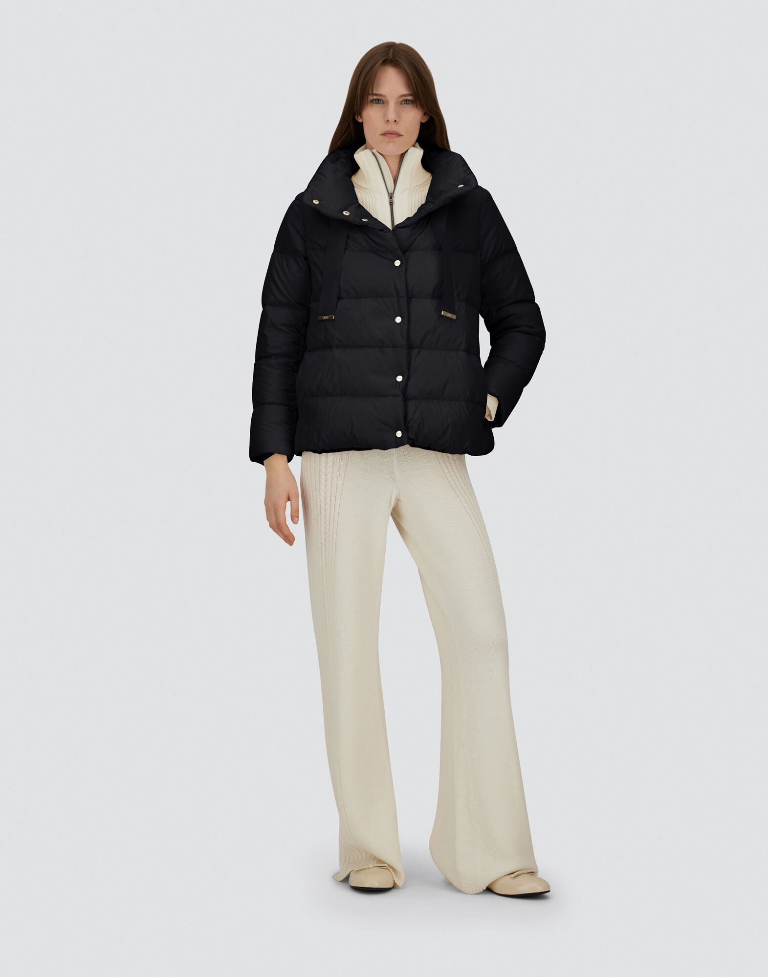 HERNO ヘルノ ジャケット レディース ノーカラー ブラック コットン混 レディース サテン ジャケット ブラック | Herno® (ヘルノ)