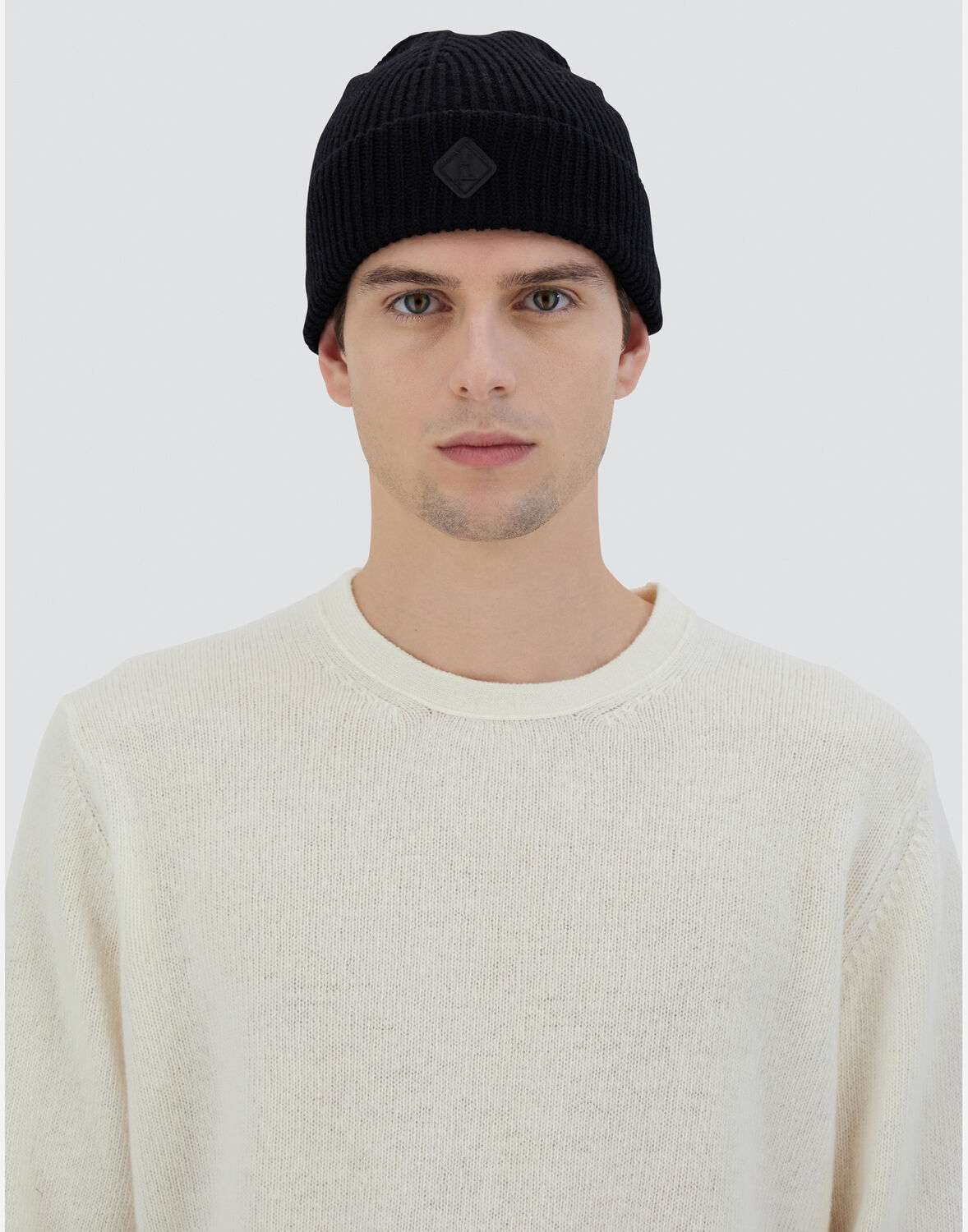 Herno Beanie In Endless Rib In Black
