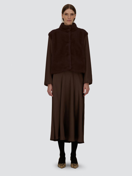 JACKE RESORT AUS KUNSTPELZ IN BIBEROPTIK UND AUS KASCHMIR UND SEIDE