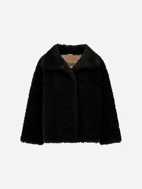 CHAQUETA CORTA CON TACTO DE PELO EFECTO RIZADO